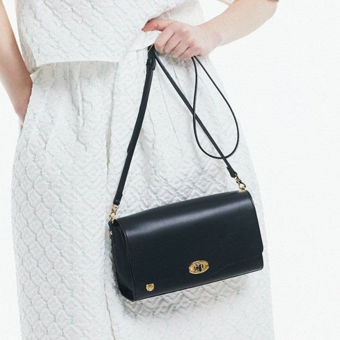 【日本製 |軽量】アクセソワ ドゥ マドモワゼル A.D.M.J. ヴィッテリアルマスクエアショルダー (NERO) NERO