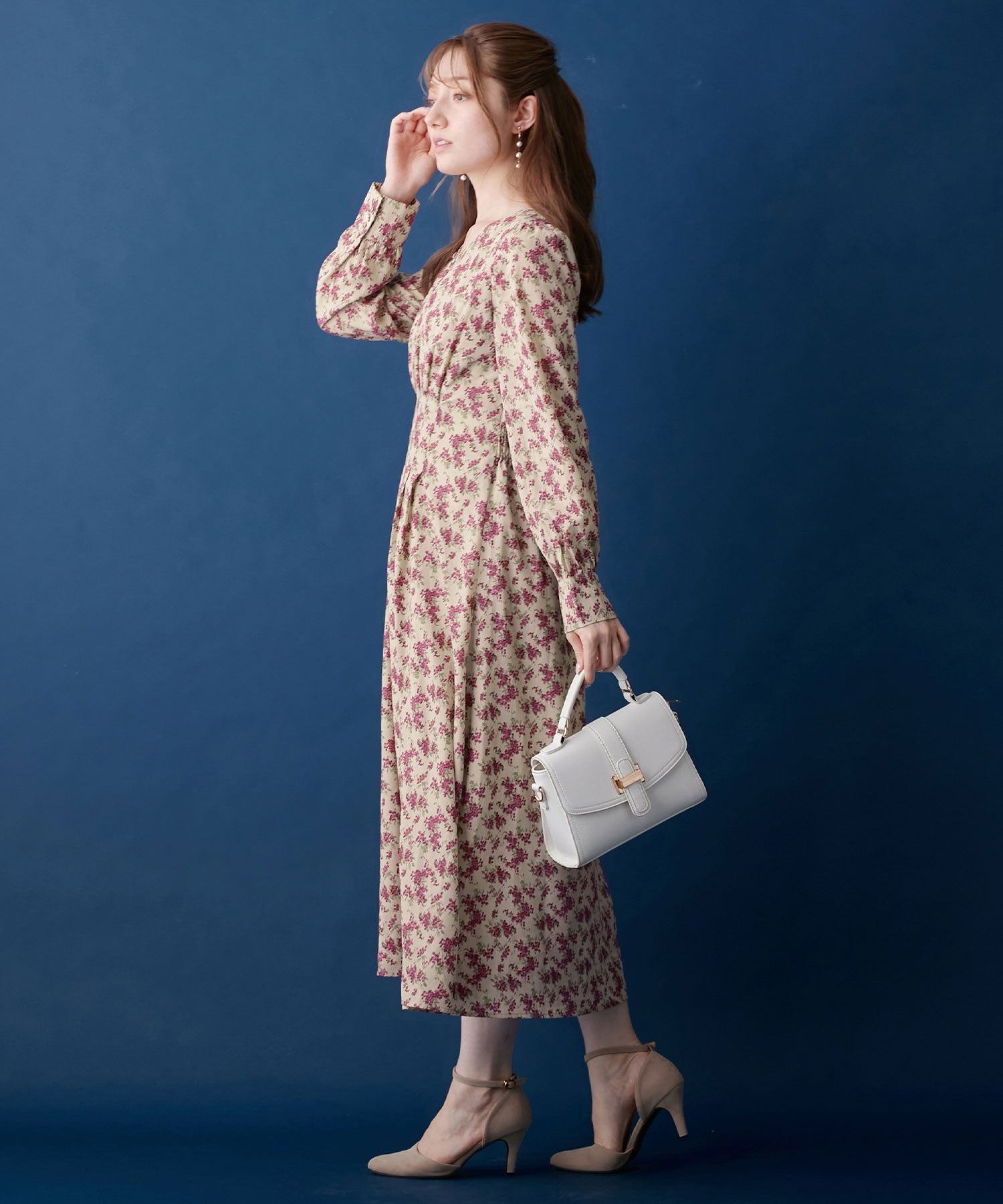 アロッタ Alotta 花柄プリントVネックワンピース