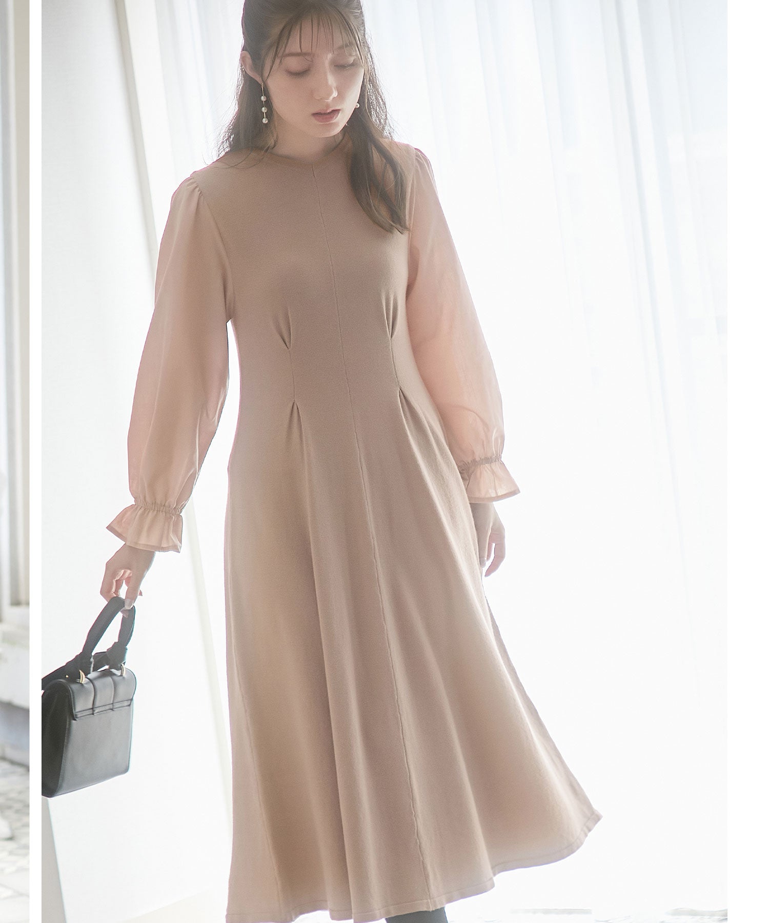 アロッタ Alotta 異素材キャンディー袖ニットワンピース (ベージュ) ベージュ