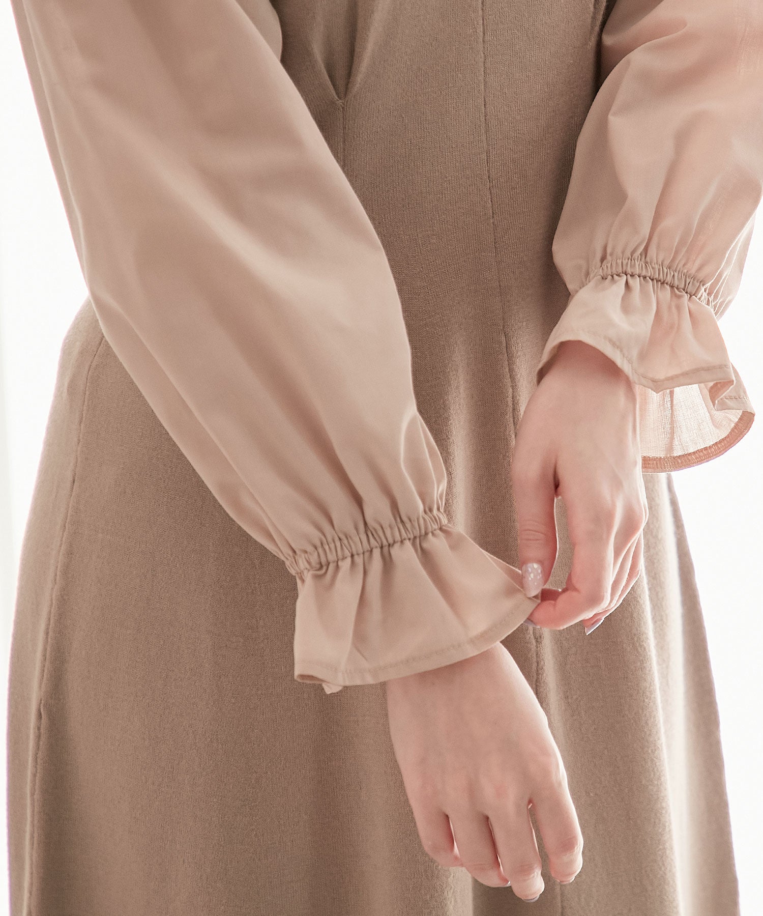 アロッタ Alotta 異素材キャンディー袖ニットワンピース (ベージュ) ベージュ