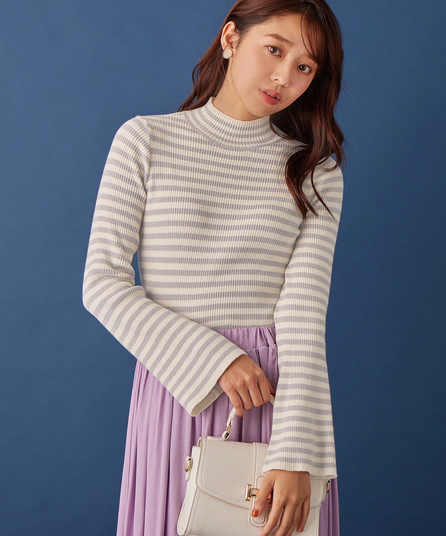 アロッタ Alotta フレアー袖ボーダーニットトップス (ブラック) ブラック