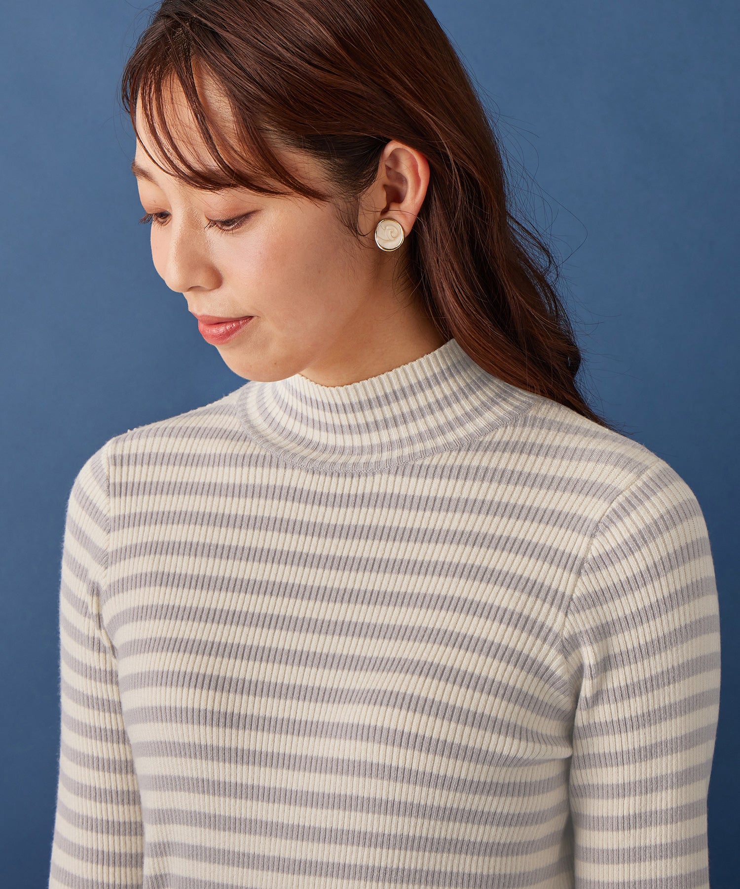 アロッタ Alotta フレアー袖ボーダーニットトップス (ブラック) ブラック