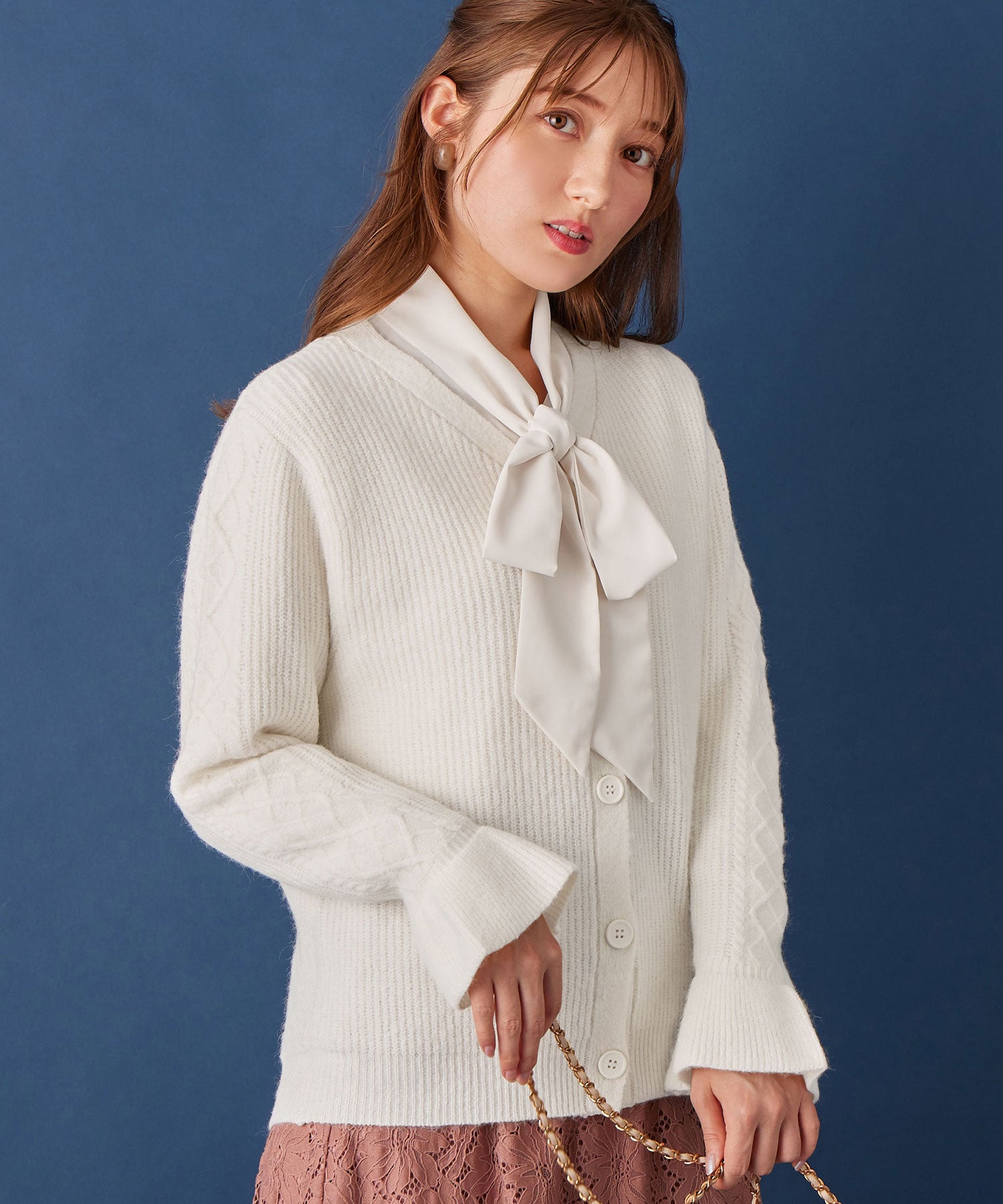 アロッタ Alotta ふんわりキャンディー袖ニットカーディガン (オフホワイト) オフホワイト