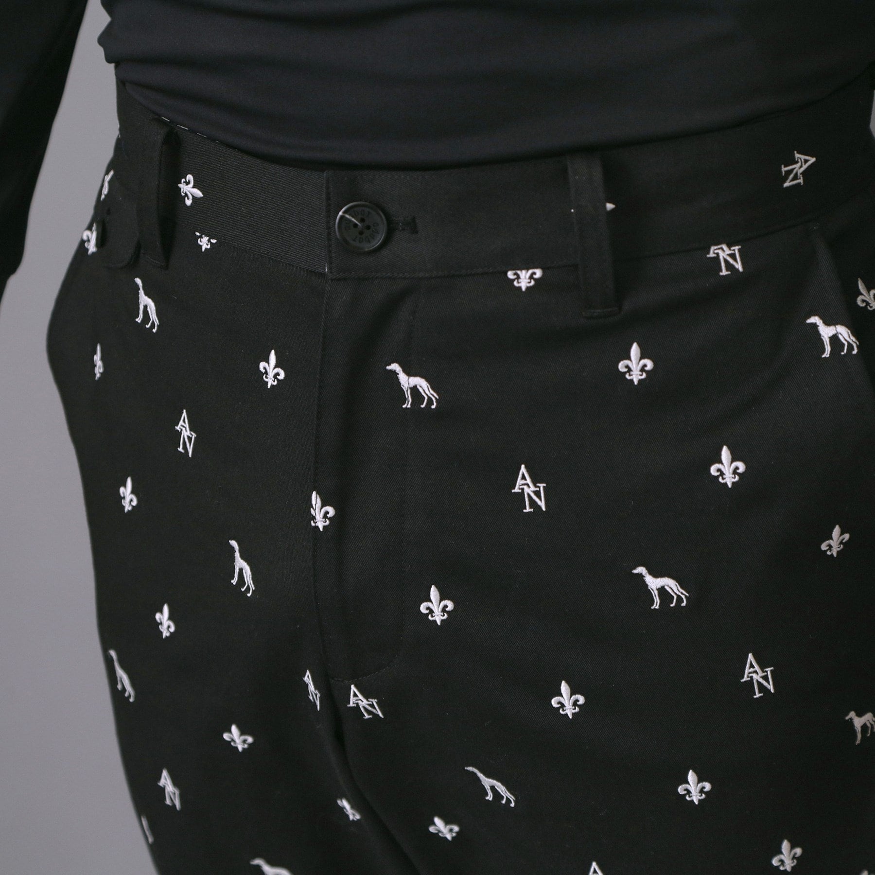 アダバット adabat 【新レーベル ADABAT NAVY】エンブロイダリーモノグラムクロップドパンツ (ブラック(019)) ブラック(019)