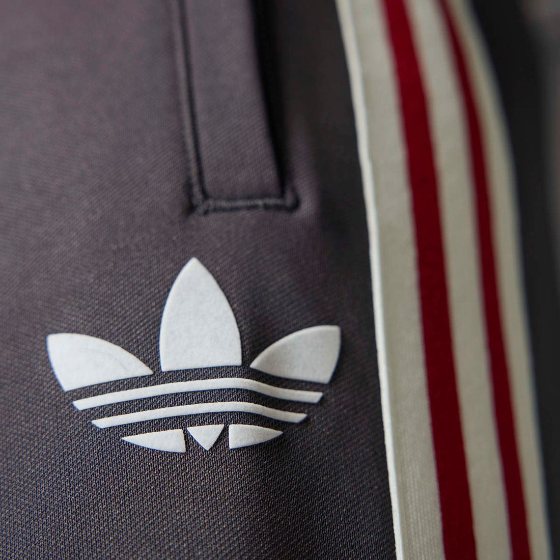 アディダス オリジナルス adidas Originals adidas Originals MANCHESTER UNITED BECKENBAUER TRACK PANT(アディダスオリジナルス マンチェスター・ユナイテッド オリジナルス トラックパンツ( (Utility Black) Utility Black