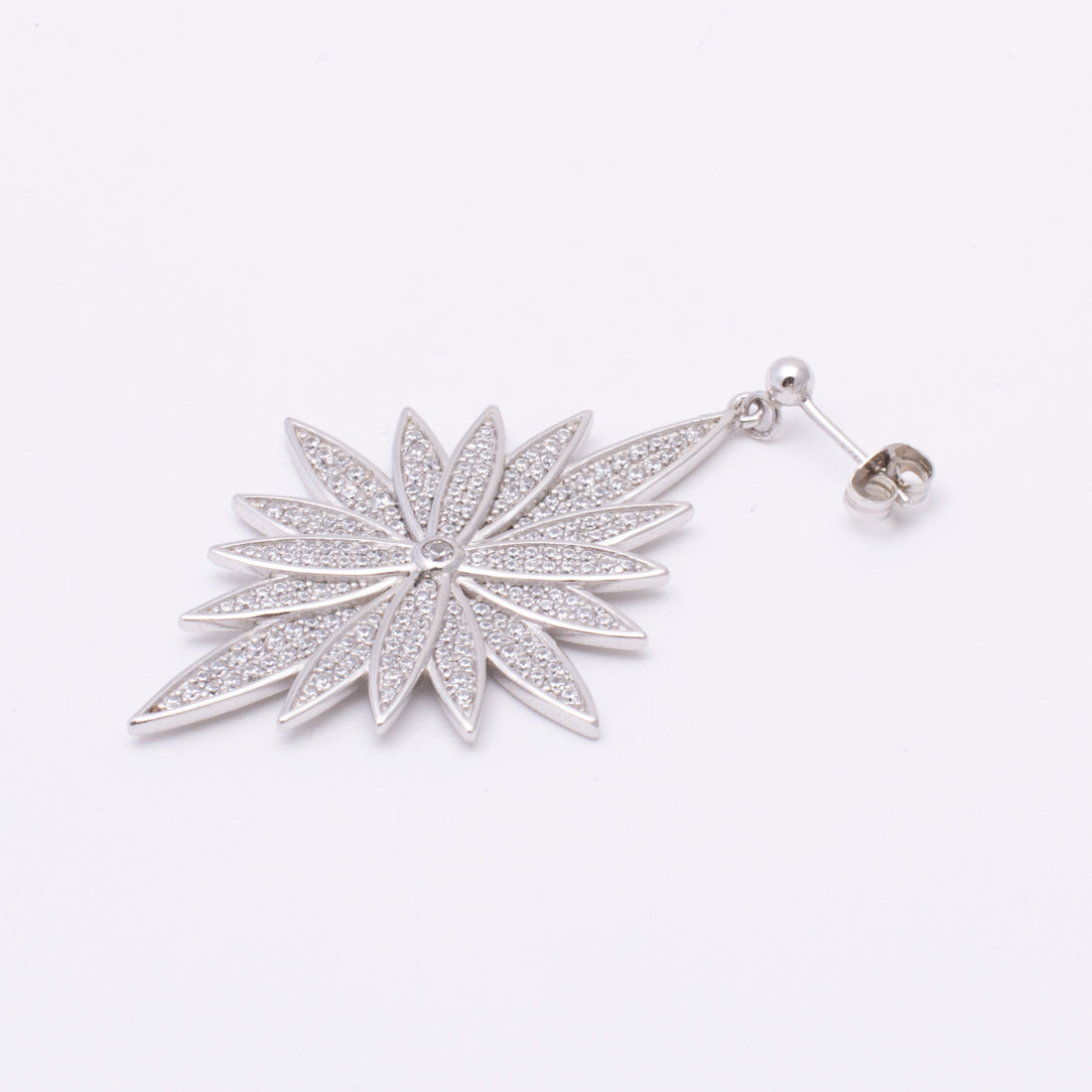 アガタ パリ AGATHA PARIS スターロングピアス、パヴェスター、クリスタル/シルバー (クリスタル/シルバー) クリスタル/シルバー