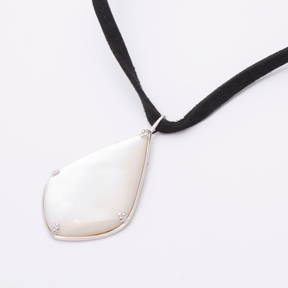 アガタ パリ AGATHA PARIS スカルプチュアル セットストーンズロングネックレス、マザーオブパール/シルバー (Mop/Silver) Mop/Silver