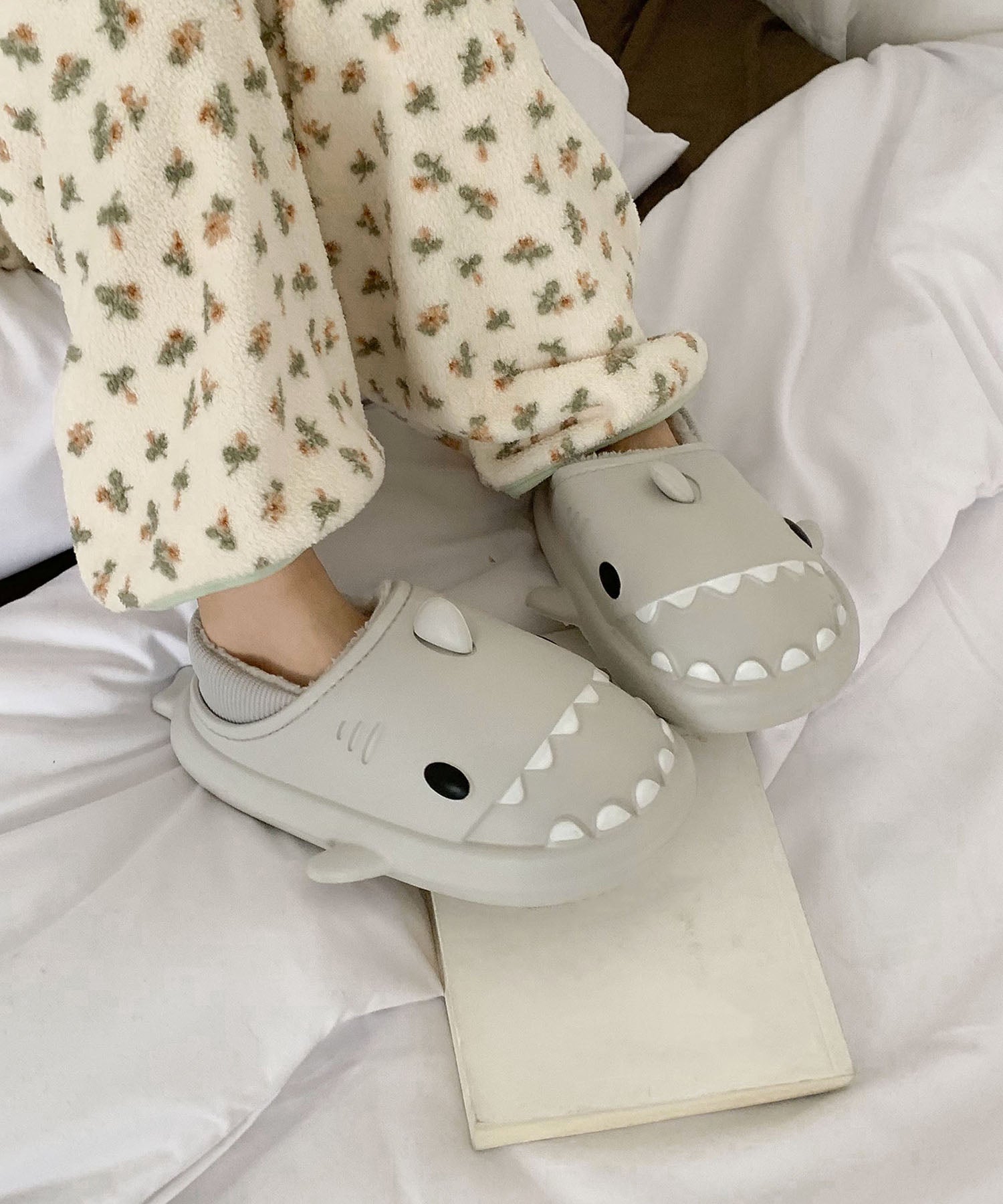 アイモハ aimoha 【aimoha-KIDS-】キッズ サメモチーフ裏ボアサンダル (グレー) グレー