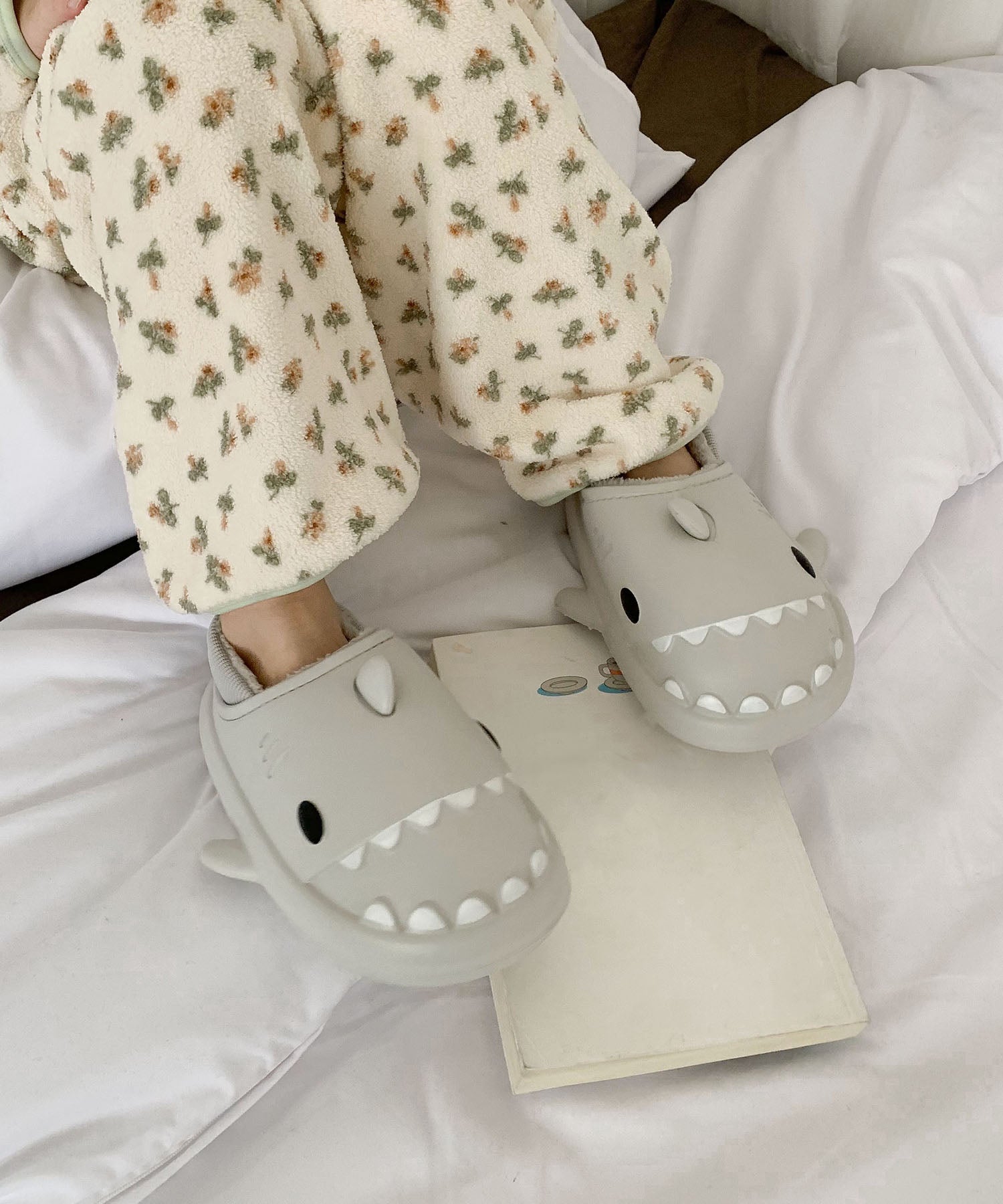 アイモハ aimoha 【aimoha-KIDS-】キッズ サメモチーフ裏ボアサンダル (グレー) グレー