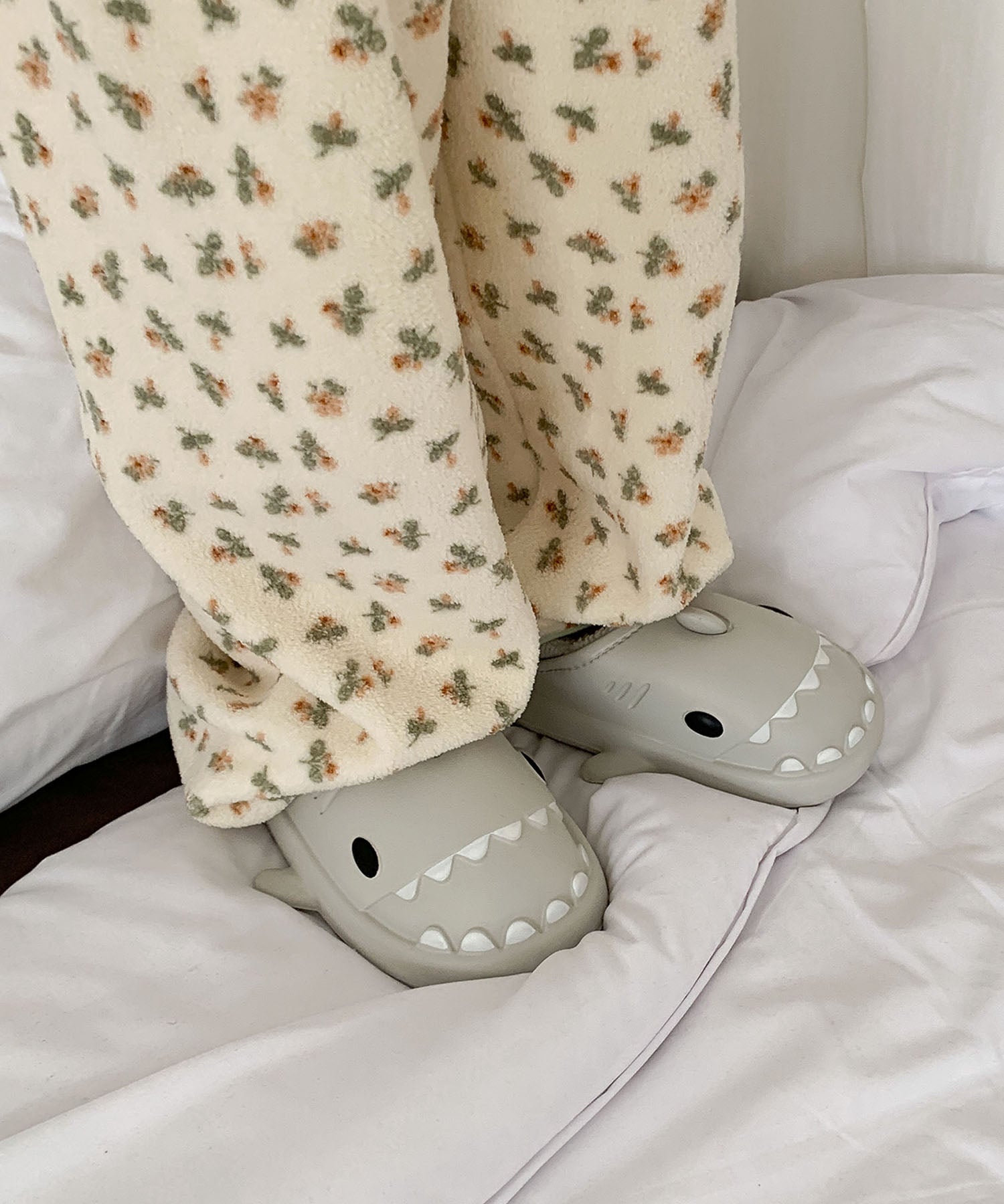 アイモハ aimoha 【aimoha-KIDS-】キッズ サメモチーフ裏ボアサンダル (グレー) グレー