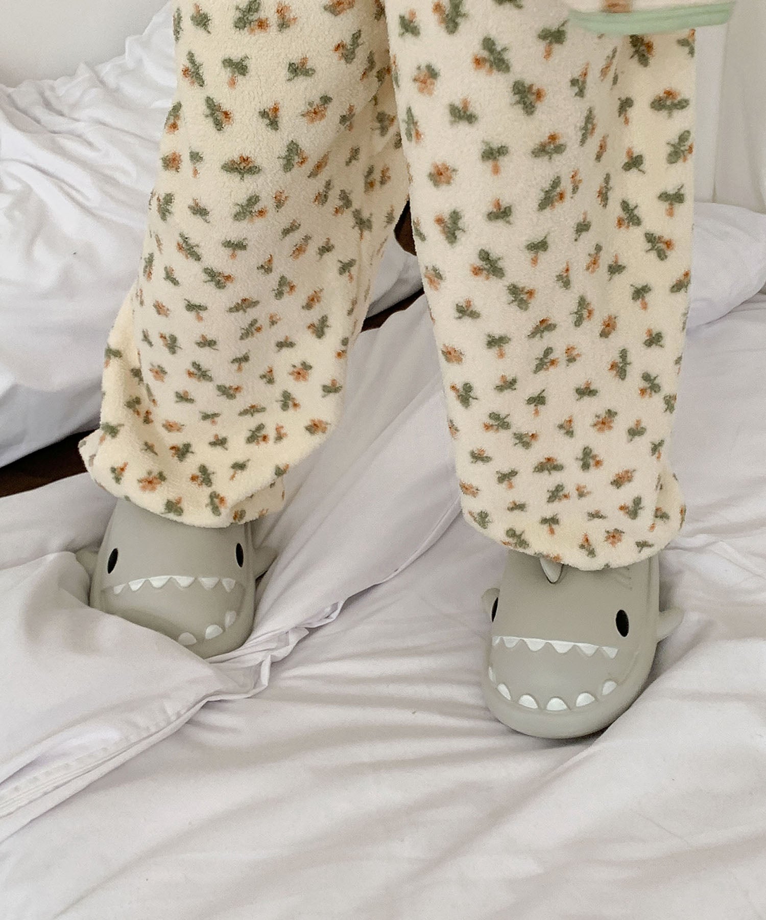 アイモハ aimoha 【aimoha-KIDS-】キッズ サメモチーフ裏ボアサンダル (グレー) グレー