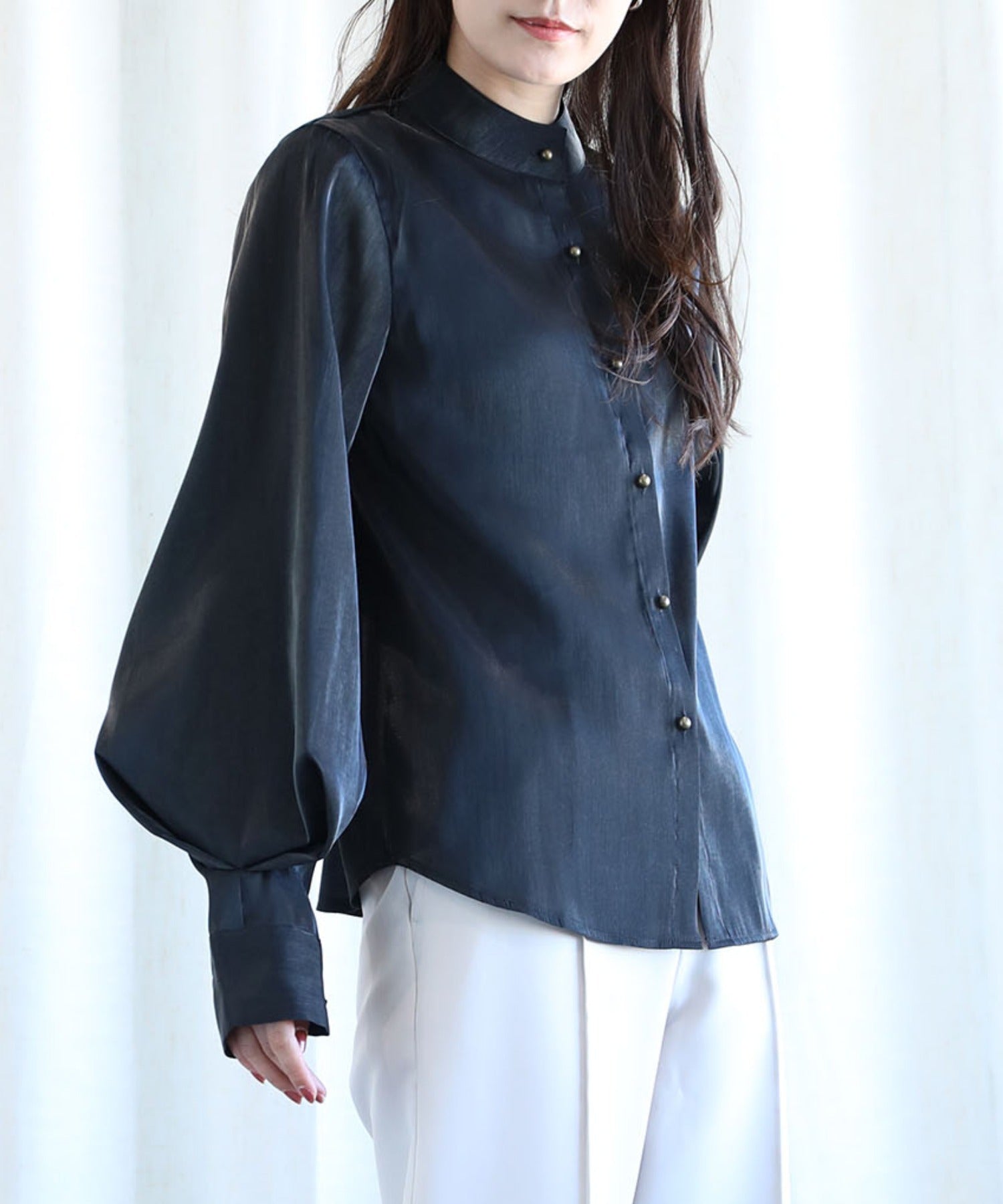 アイモハ aimoha aimoha/オリジナル光沢感バンドカラーブラウス