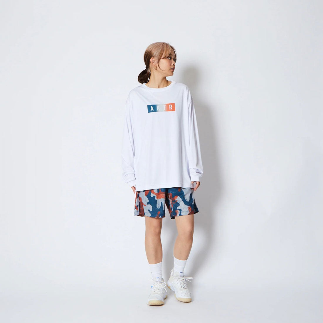 アクター AKTR フェード ボックス ロゴ ロングスリーブ スポーツ Tシャツ(FADE BOX LOGO L/S SPORTS TEE) (WH) WH