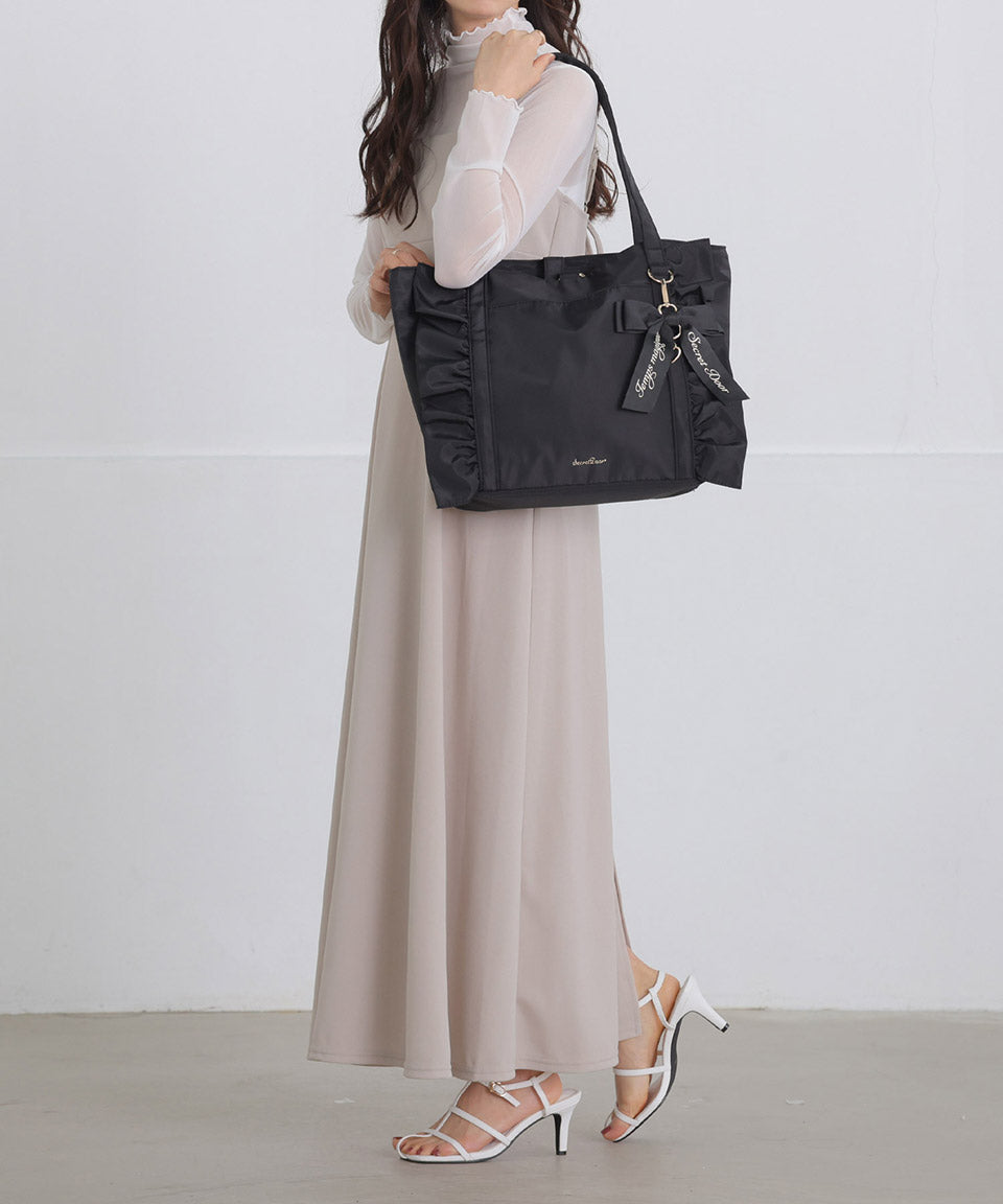 アルトローズ ALTROSE トートバッグ トート 大きめ 大きい 大容量 a4 A4 手提げ お稽古バッグ 仕切り キャリーオン 通学 フリル リボン りぼん ローズヒップ (ブラック) ブラック