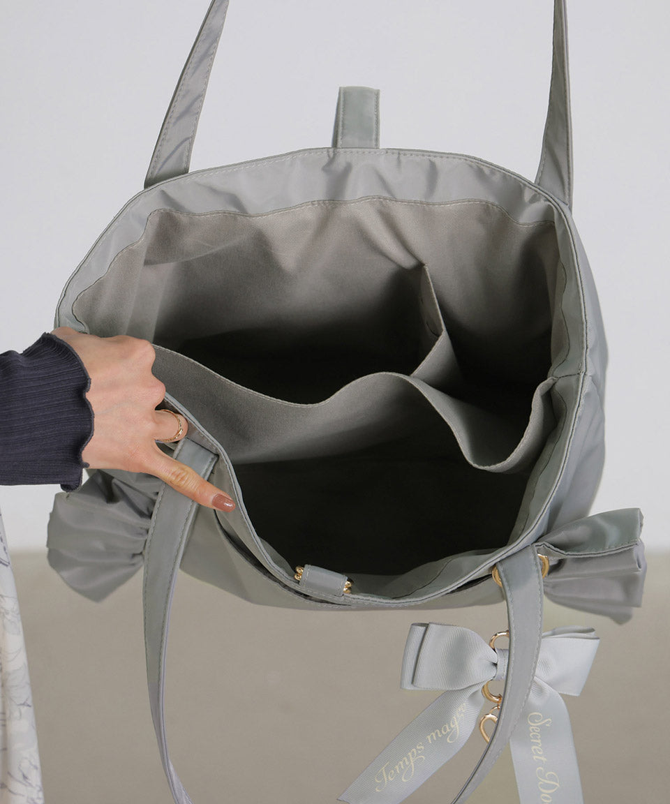 アルトローズ ALTROSE トートバッグ トート 大きめ 大きい 大容量 a4 A4 手提げ お稽古バッグ 仕切り キャリーオン 通学 フリル リボン りぼん ローズヒップ (ブラック) ブラック