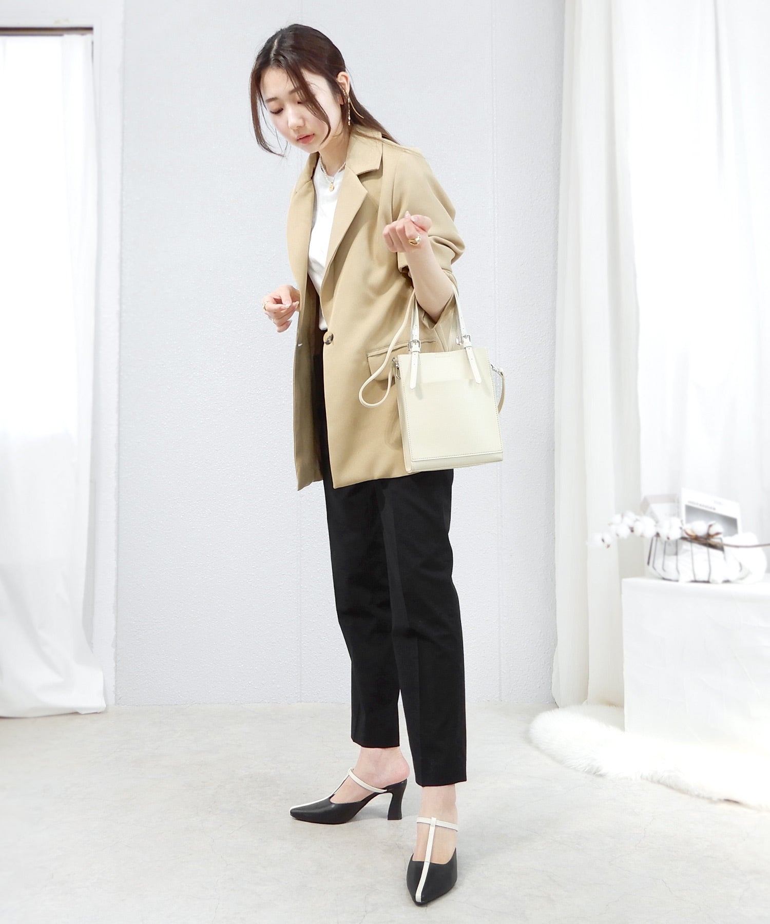 アララ alala フレアヒールTストラップミュール