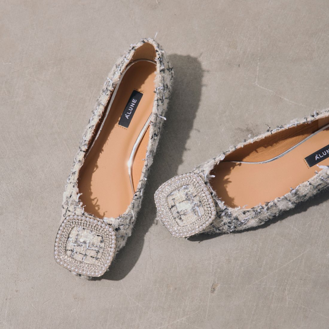 アルネ セヴン トゥエルヴ サーティ ALUNE SEVEN TWELVE THIRTY バックルラウンドパンプス (グレーコンビ) グレーコンビ