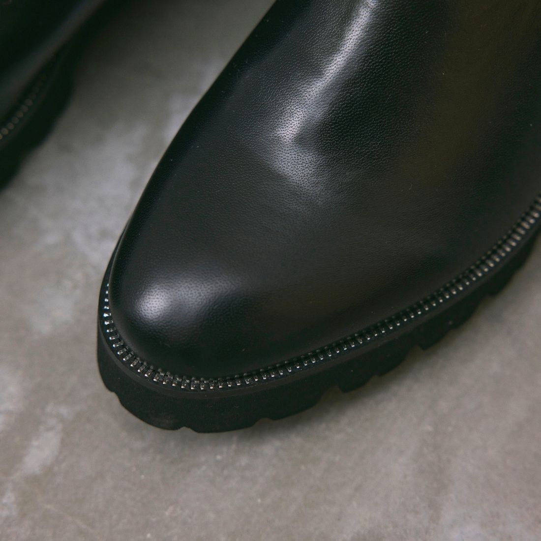 アルネ セヴン トゥエルヴ サーティ ALUNE SEVEN TWELVE THIRTY 【レイン対応】サイドゴアショートブーツ(ジッパーエッジ) (ブラック) ブラック