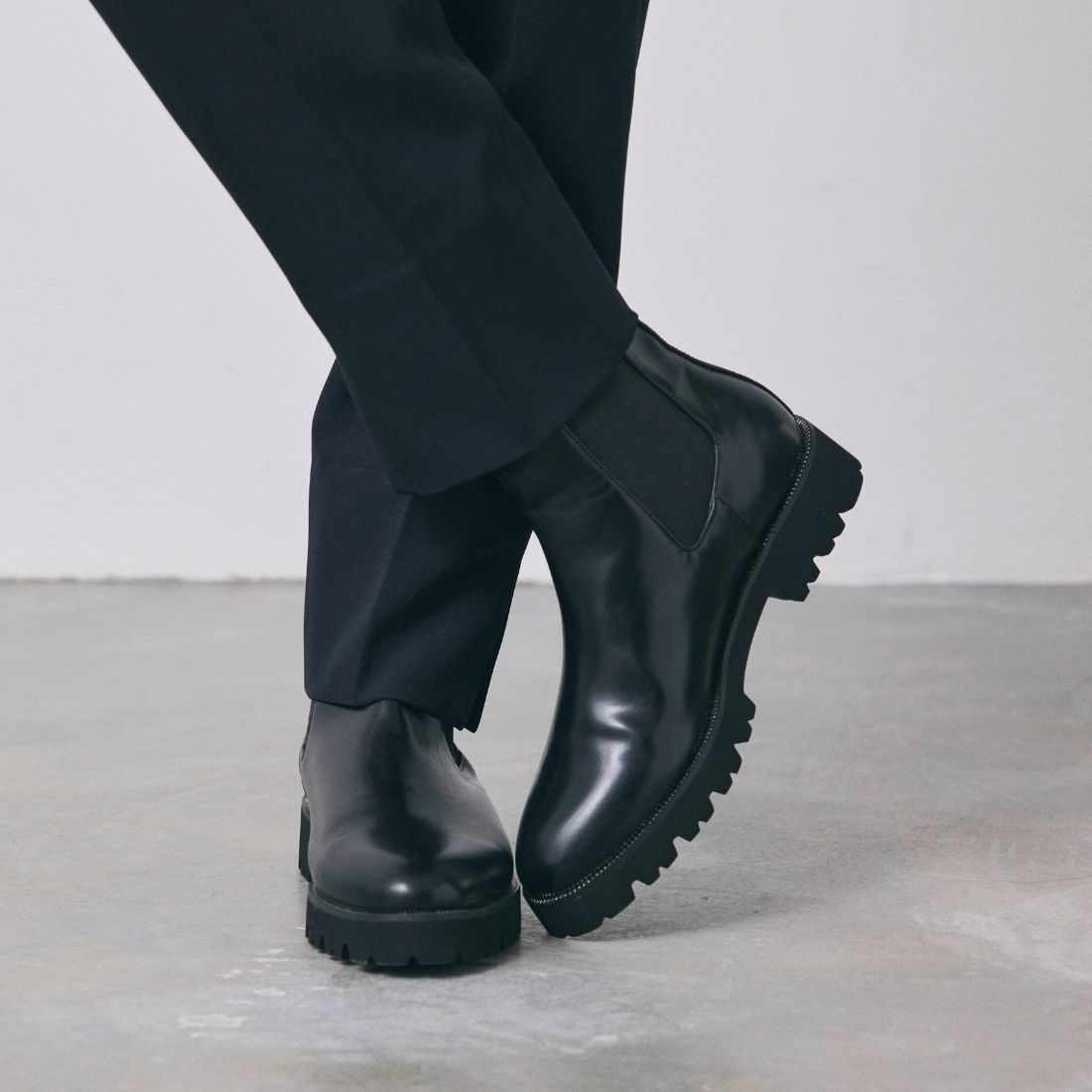 アルネ セヴン トゥエルヴ サーティ ALUNE SEVEN TWELVE THIRTY 【レイン対応】サイドゴアショートブーツ(ジッパーエッジ) (ブラック) ブラック