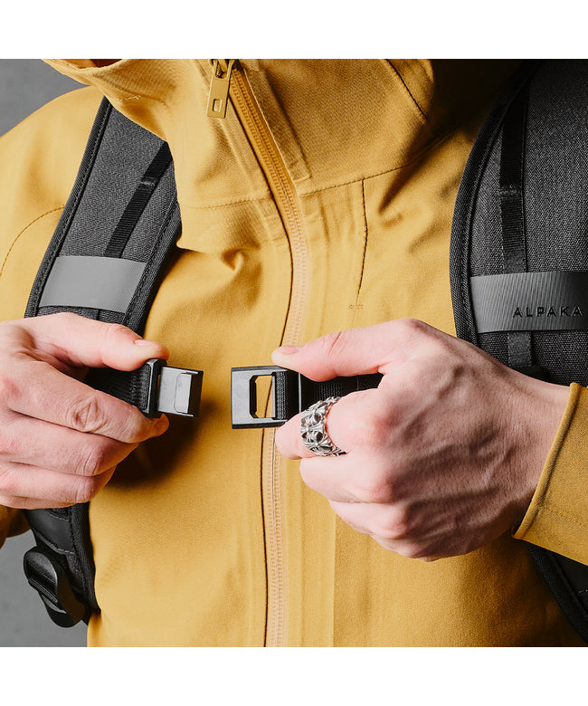 アルパカ ALPAKA 新商品/JALUX/アルパカ/elements backpack pro/エレメンツバックパックプロ/AXOFLUX/16インチPC/26L【elem-bp-p (ブラック) ブラック