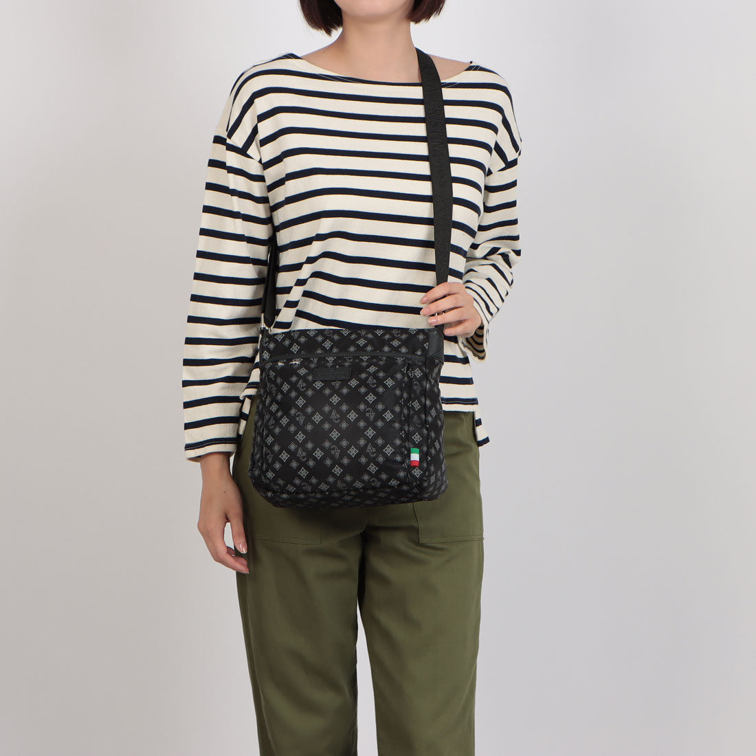 アンナ クリスティーナ ANNA CRISTINA キャリー対応ショルダーバッグ (049.ネイビー) 049.ネイビー