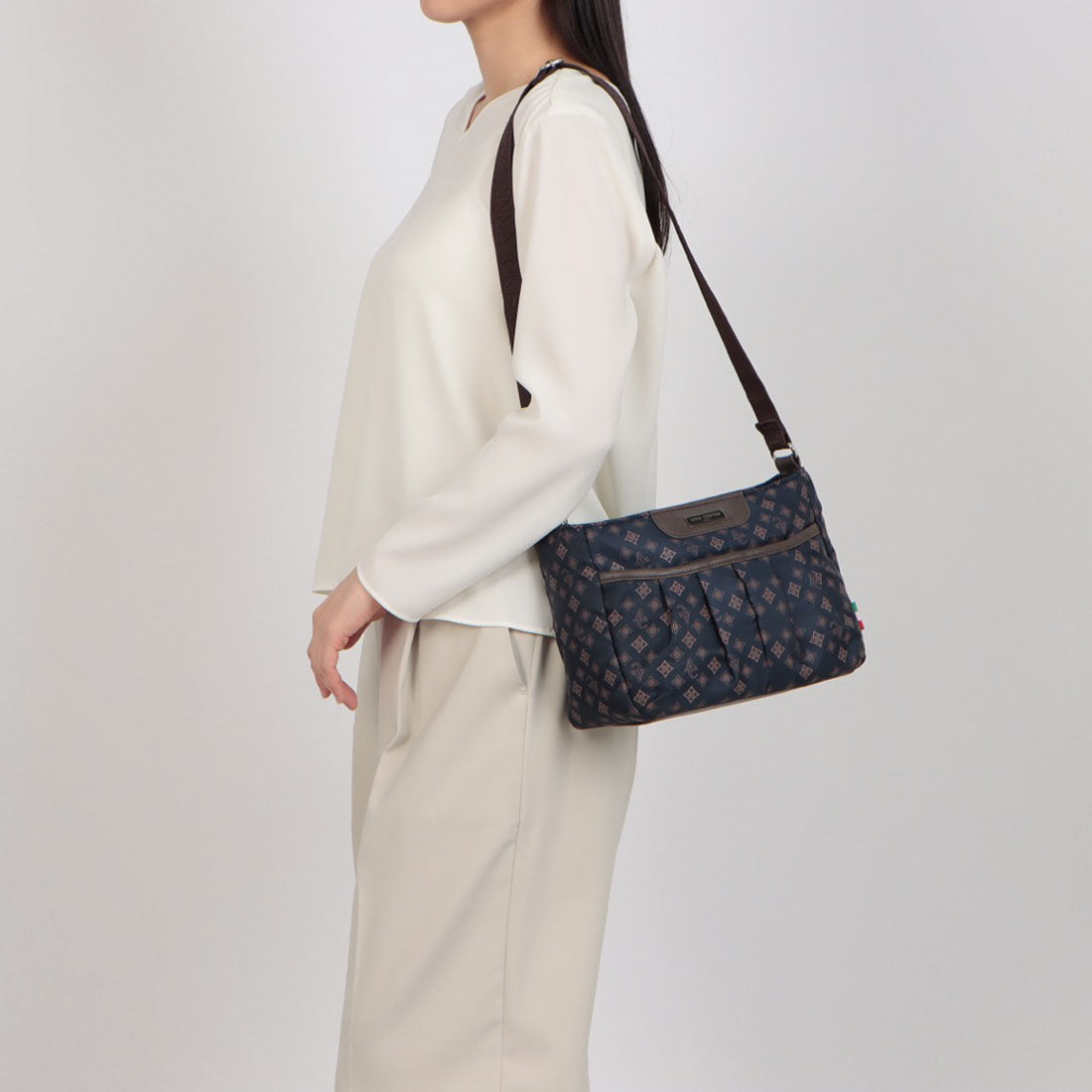 アンナ クリスティーナ ANNA CRISTINA 多機能 キャリー対応ショルダーバッグ (049.ネイビー) 049.ネイビー