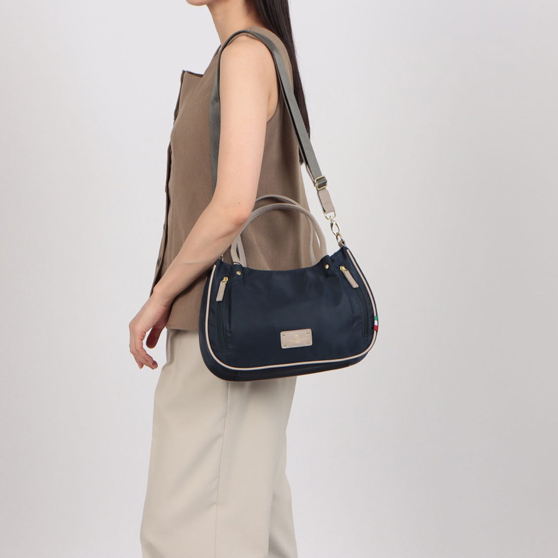 アンナ クリスティーナ ANNA CRISTINA 多機能 2wayショルダー ハンドバッグ (049.ネイビー) 049.ネイビー
