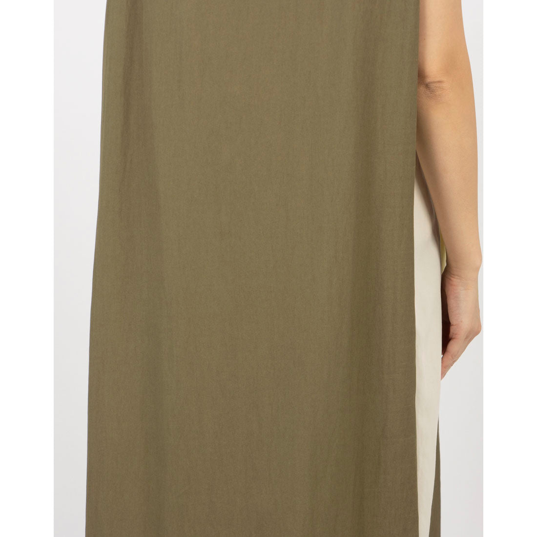 アンナニコラ Anna Nicola 配色ロングワンピース サイド切り替え 脇ラメテープ ノースリーブ (カーキ) カーキ