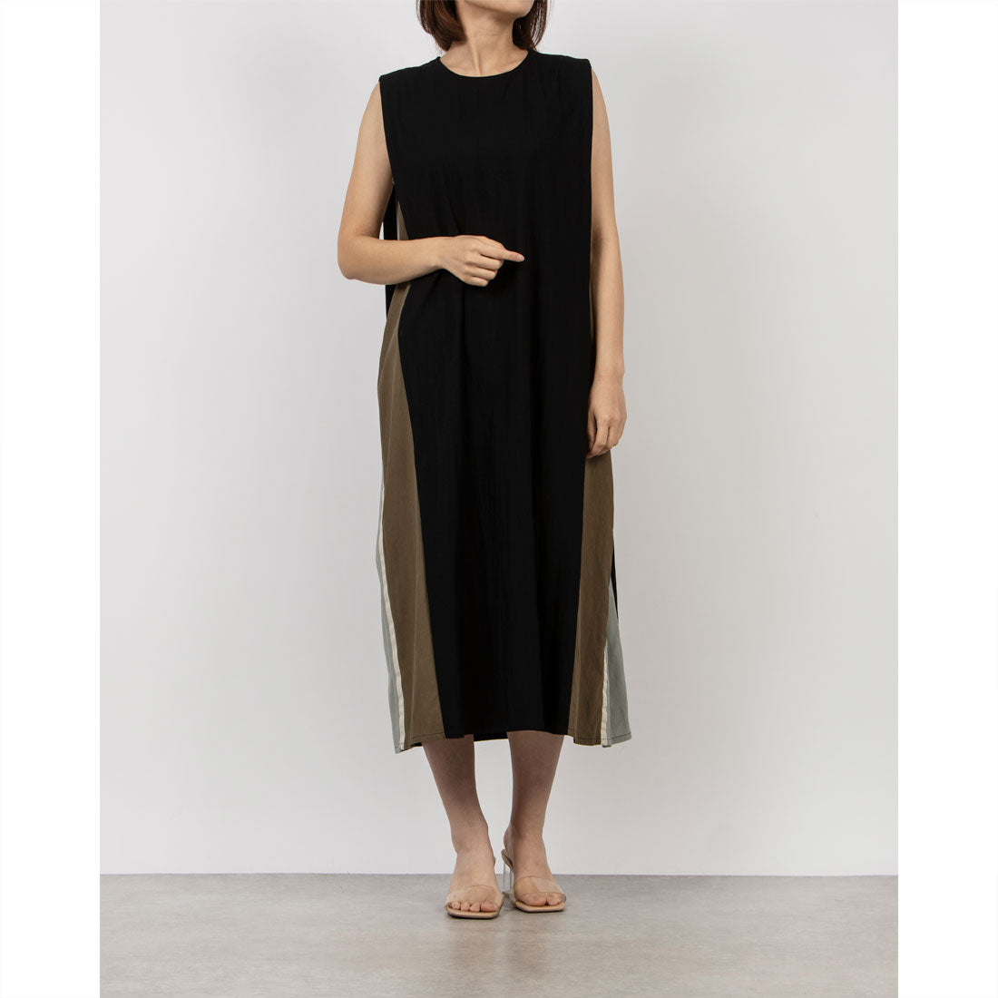 アンナニコラ Anna Nicola 配色ロングワンピース サイド切り替え 脇ラメテープ ノースリーブ (ブラック) ブラック
