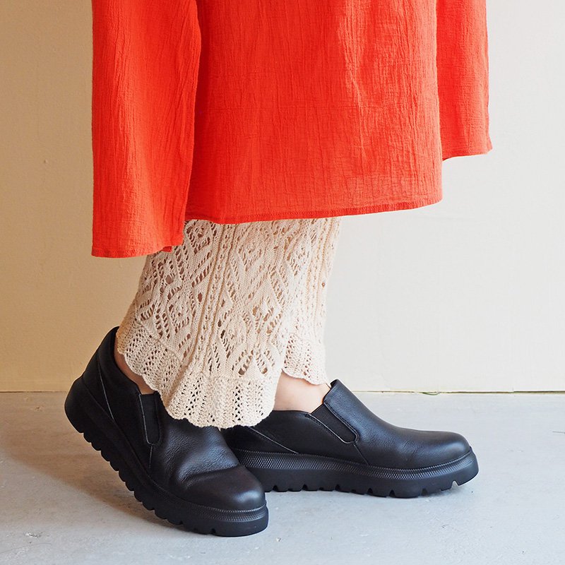 A.N.Y.O ANYO Water-Repellent | Slip-On Sneakers