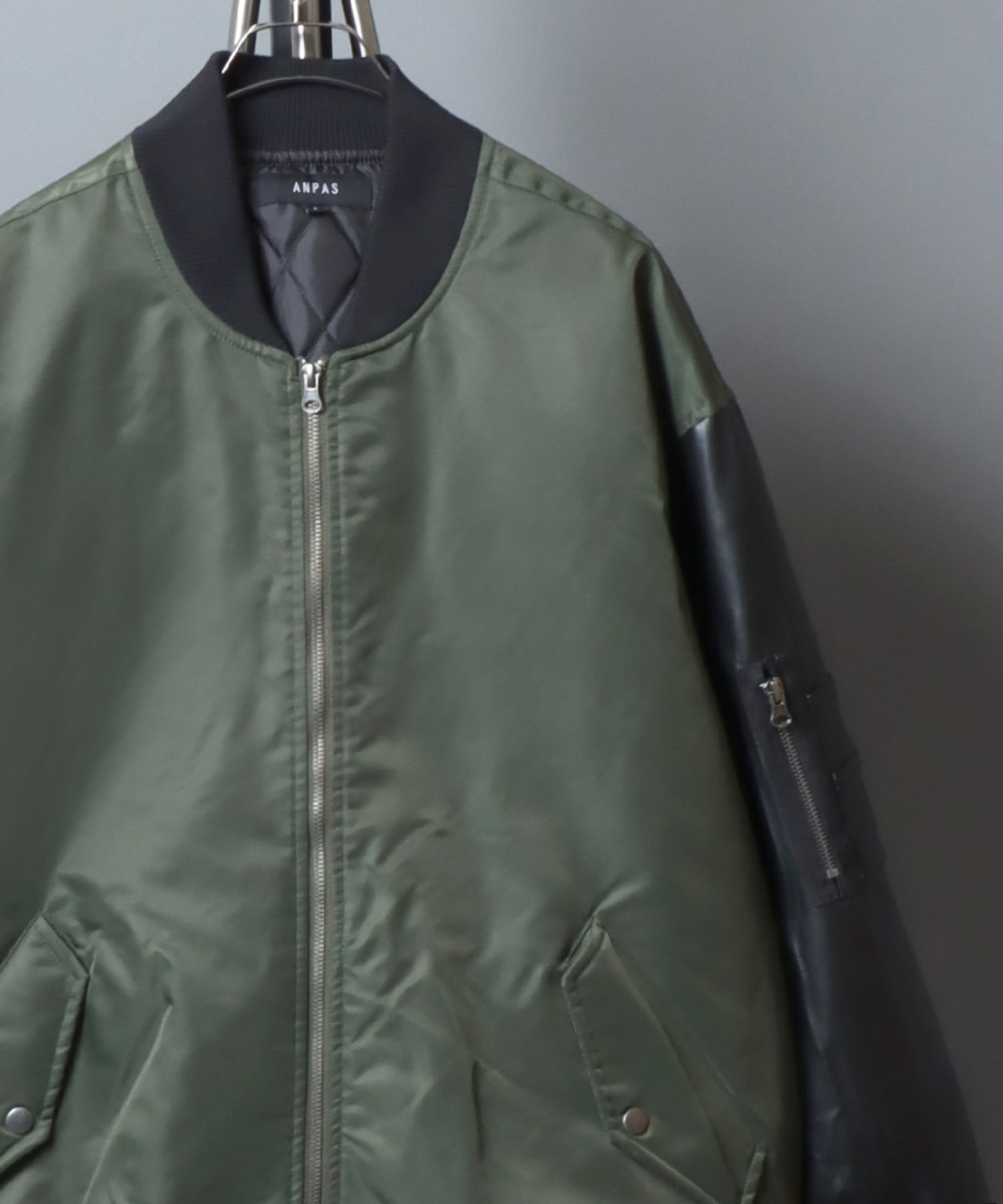 Sleeve Switching MA-1/ANPAS 別注 袖切り替え MA-1 ボマージャケット ボンバージャケット アウター メンズ レディース スタジャン ブルゾン グリーン系その他(ナイロン×袖PU)