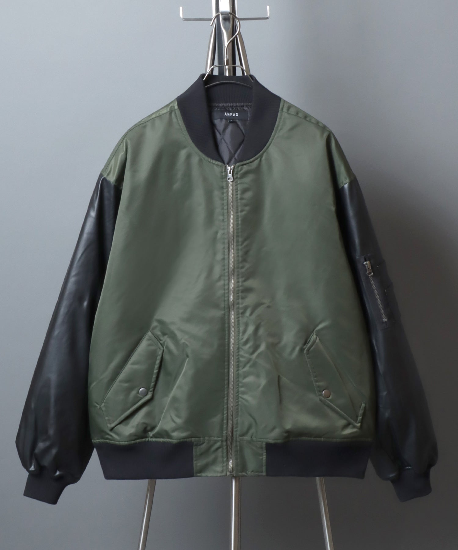 Sleeve Switching MA-1/ANPAS 別注 袖切り替え MA-1 ボマージャケット ボンバージャケット アウター メンズ レディース スタジャン ブルゾン グリーン系その他(ナイロン×袖PU)
