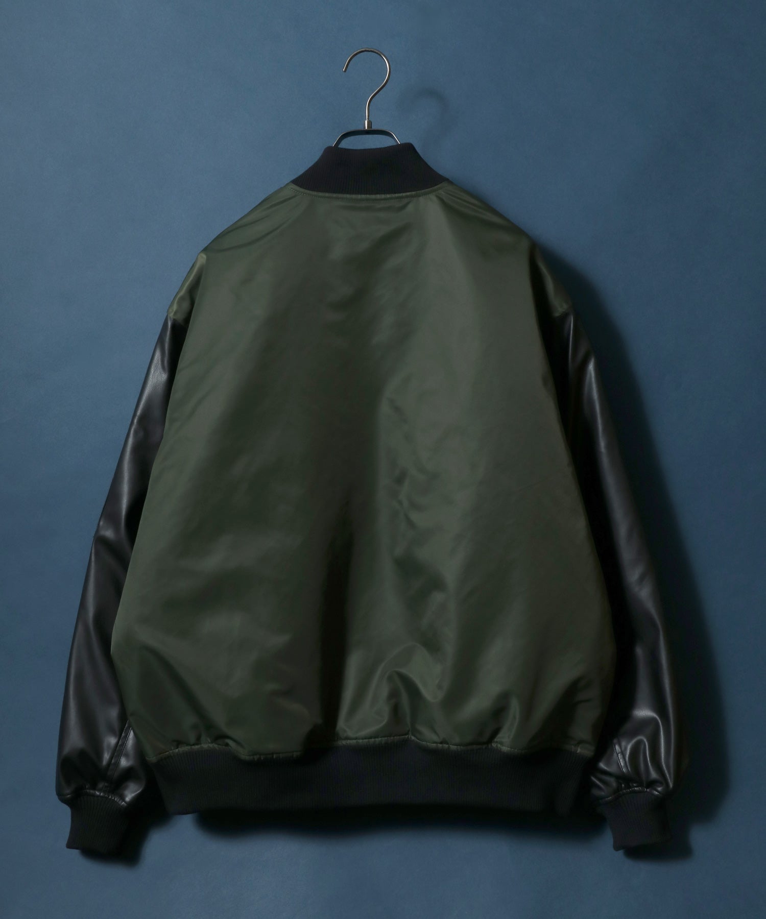 Sleeve Switching MA-1/ANPAS 別注 袖切り替え MA-1 ボマージャケット ボンバージャケット アウター メンズ レディース スタジャン ブルゾン グリーン系その他(ナイロン×袖PU)