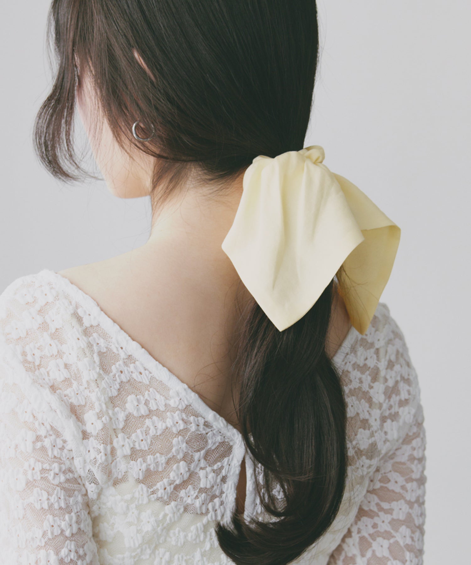 アンドミー andme スクエア シュシュ Freesia フリージア (アイボリー) アイボリー