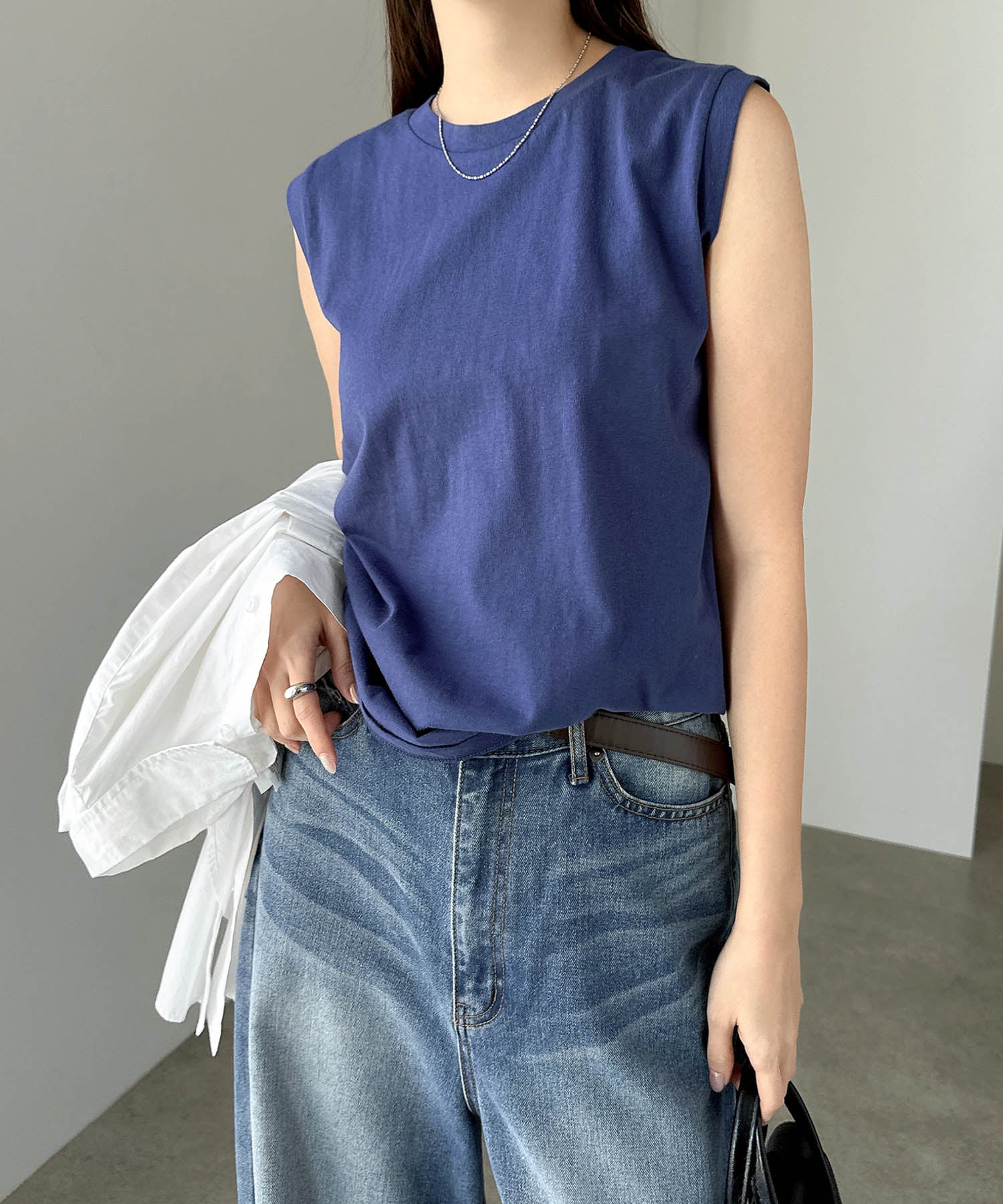 アンドミー andme コットン天竺ノースリーブトップス (ネイビー) ネイビー