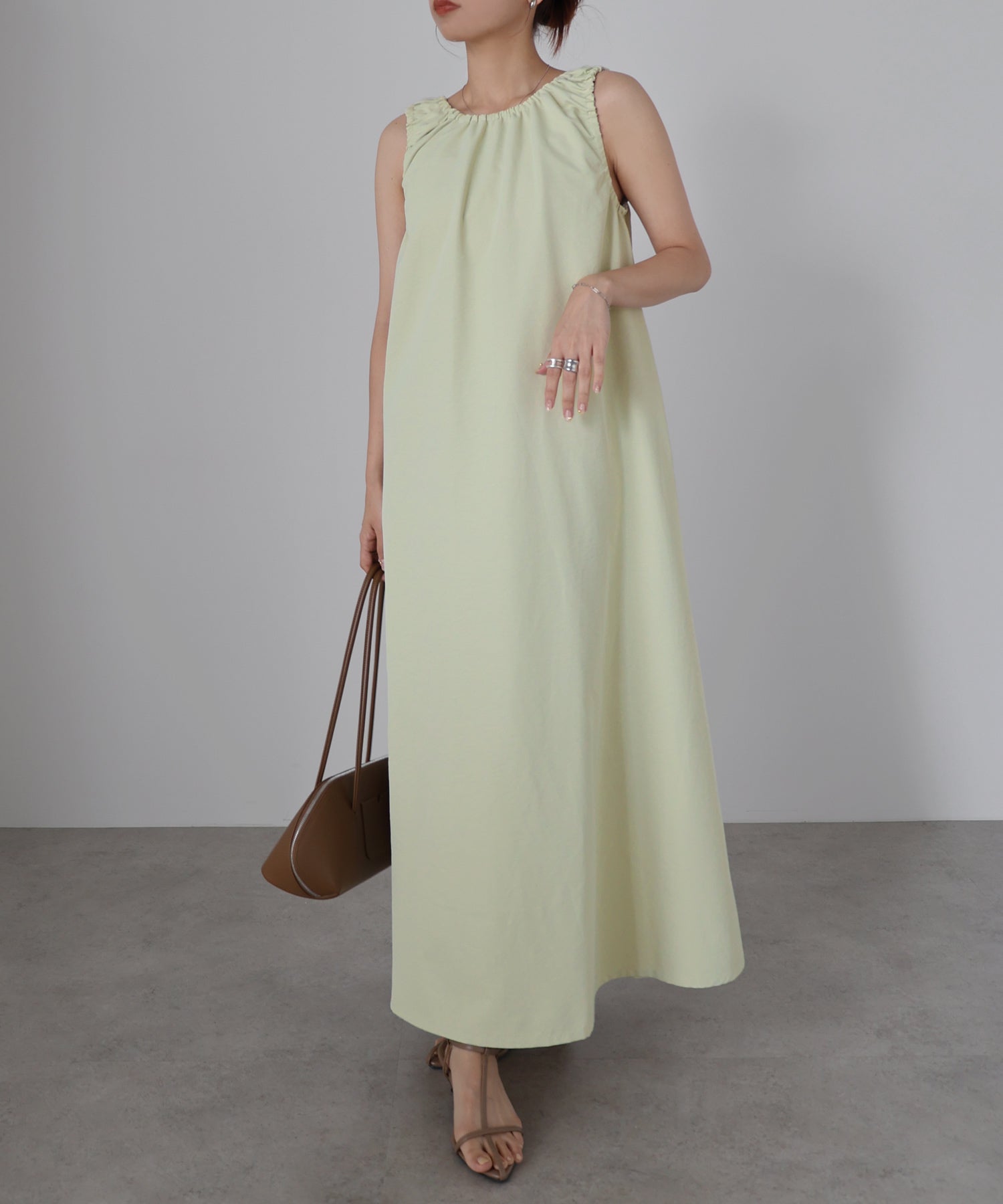 アンドミー andme バックオープン ノースリーブ ロング ワンピース (ライム) ライム