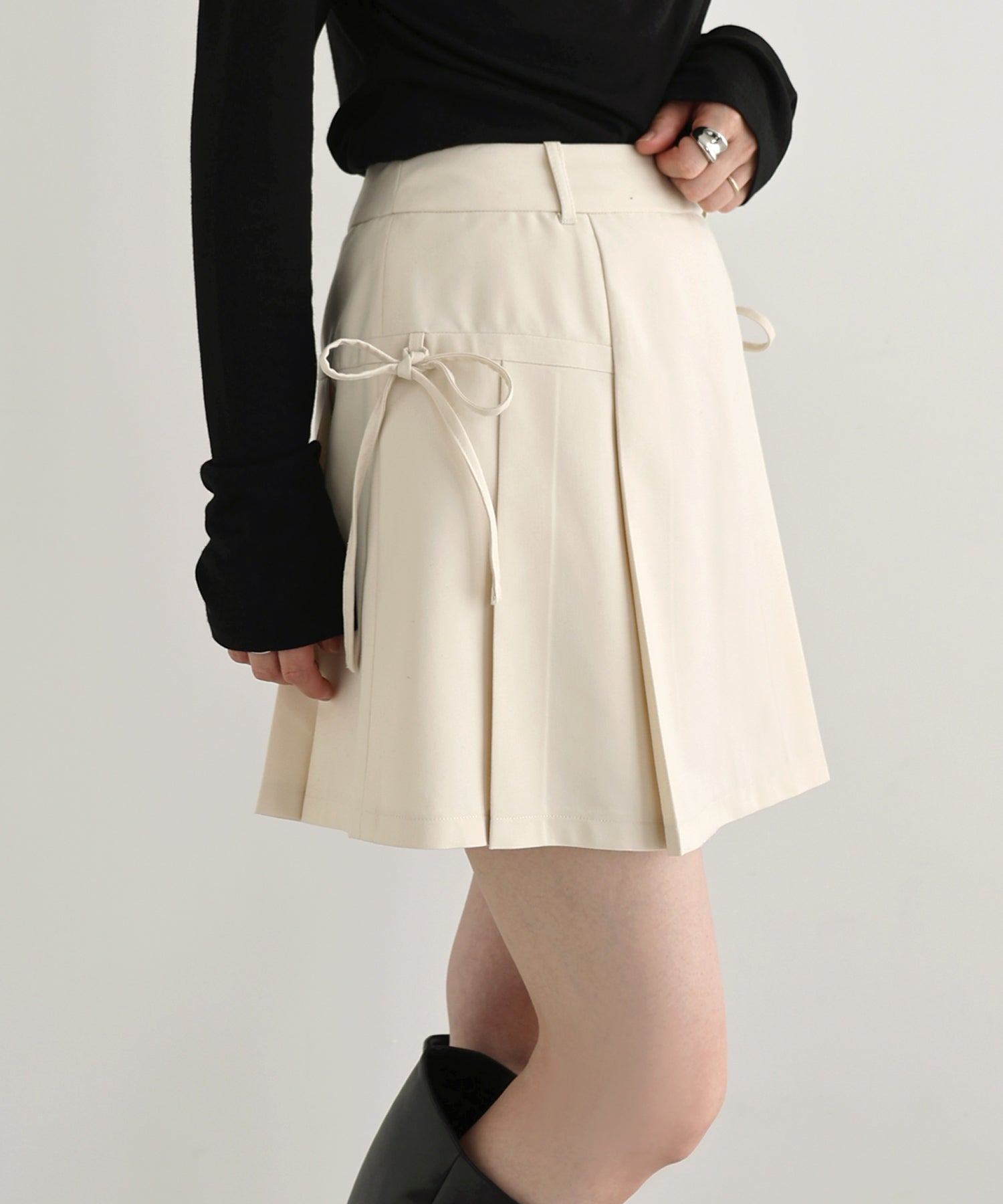 アンドミー andme サイド リボン プリーツ レイヤード ミニ スカパン (アイボリー) アイボリー