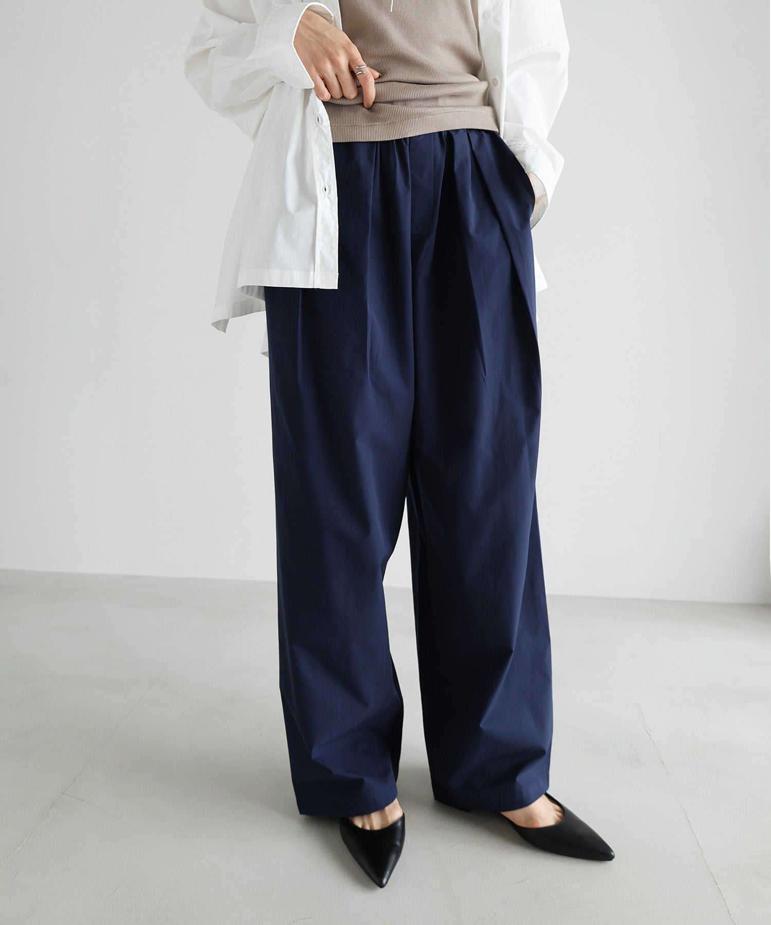 アンドミー andme タフタ タック ワイド パンツ (ネイビー) ネイビー