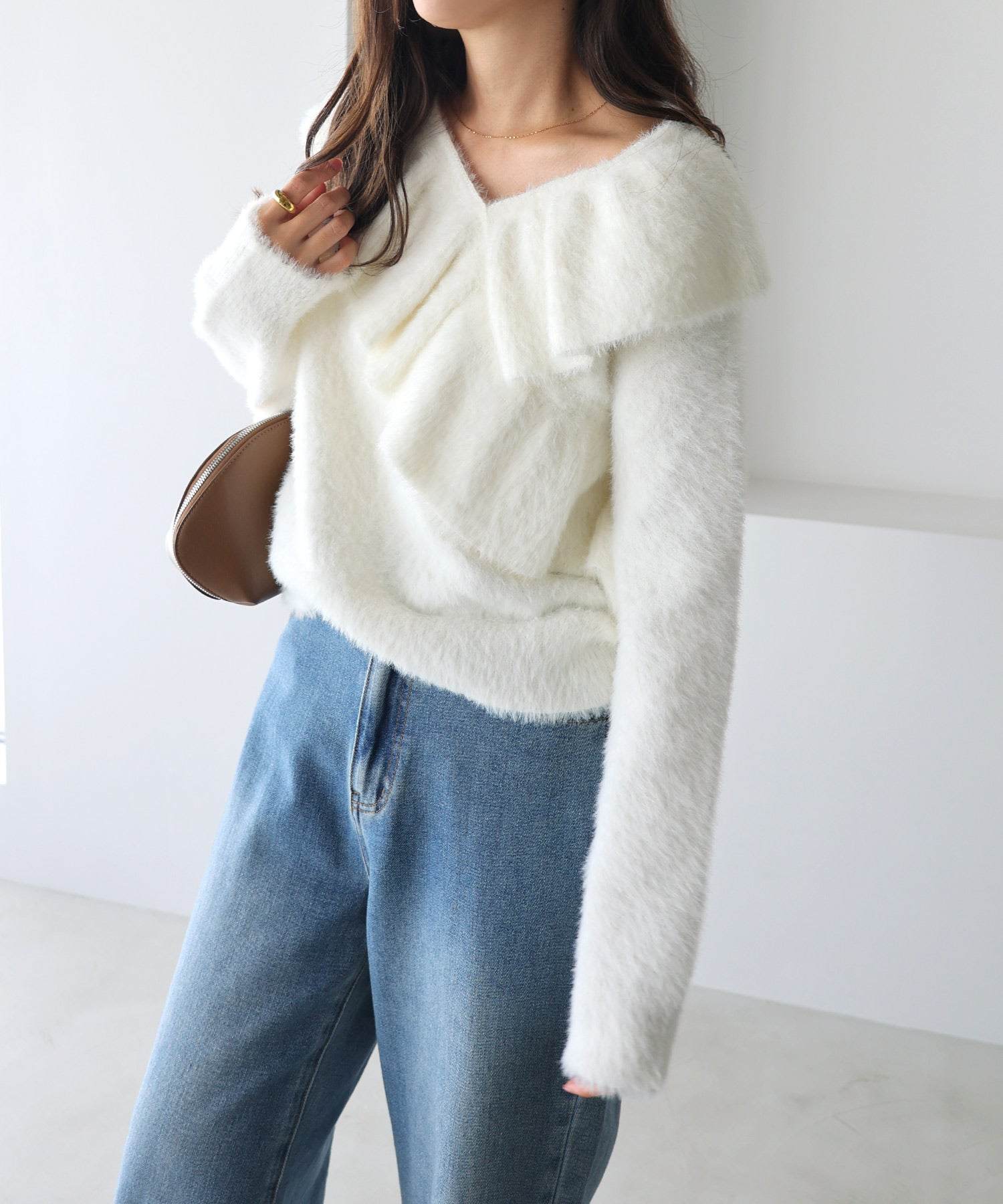 アンドミー andme シャギー 起毛 クロス フリル ニット トップス (アイボリー) アイボリー