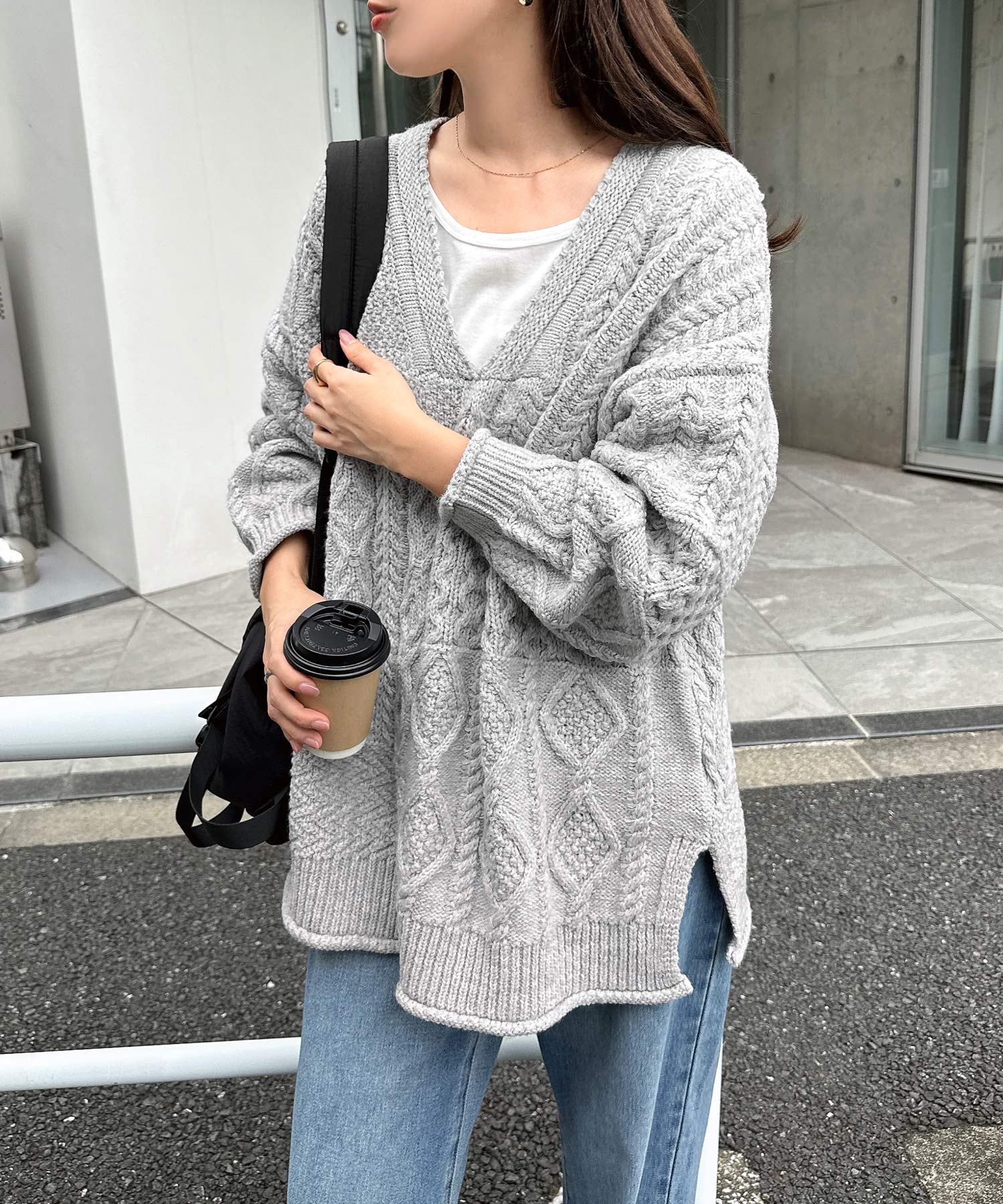 アンドミー andme ケーブル編み オーバーサイズ ニット トップス (グレー) グレー