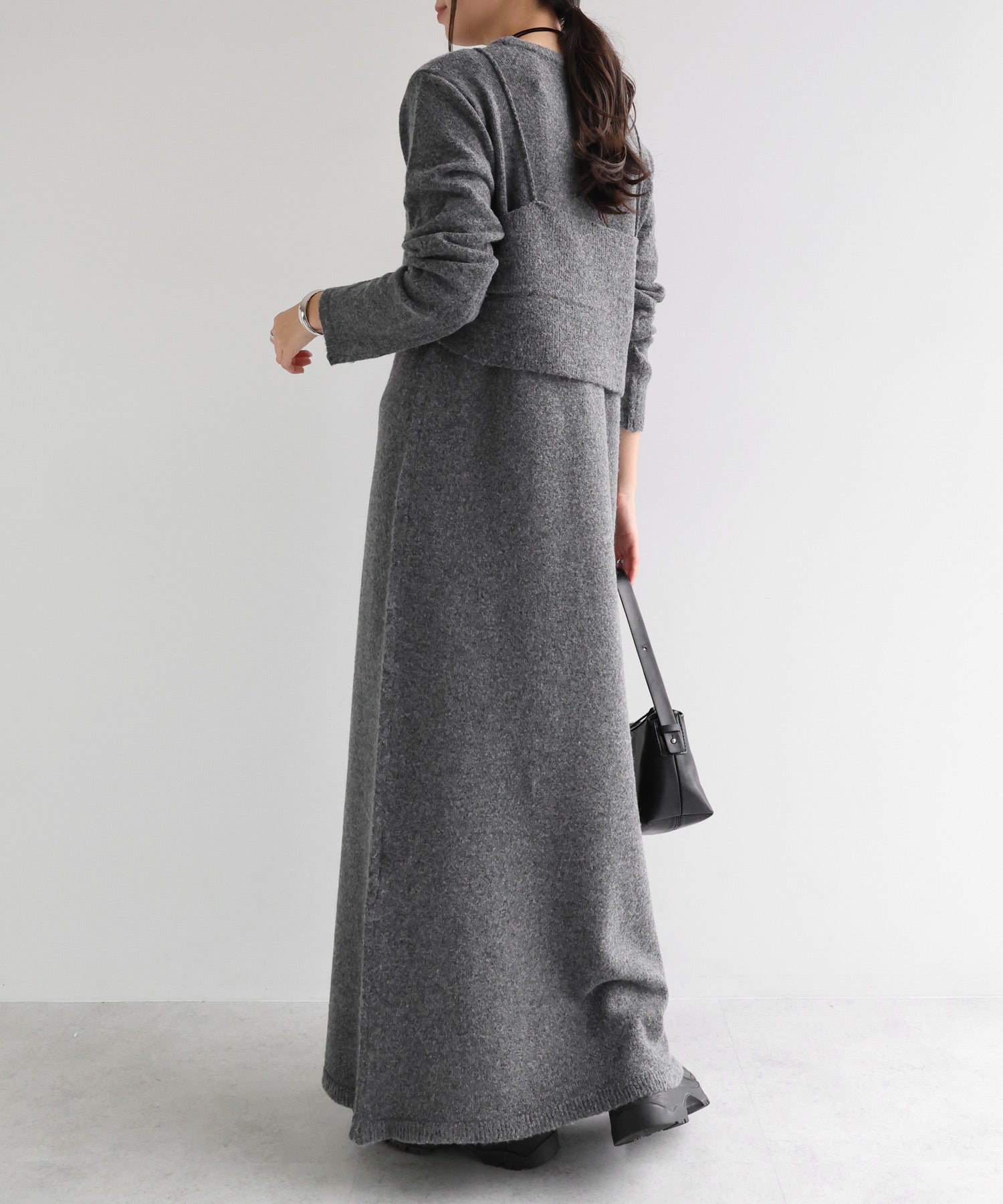 アンドミー andme ビスチェ付き 長袖 ニット ワンピース (チャコールグレー) チャコールグレー