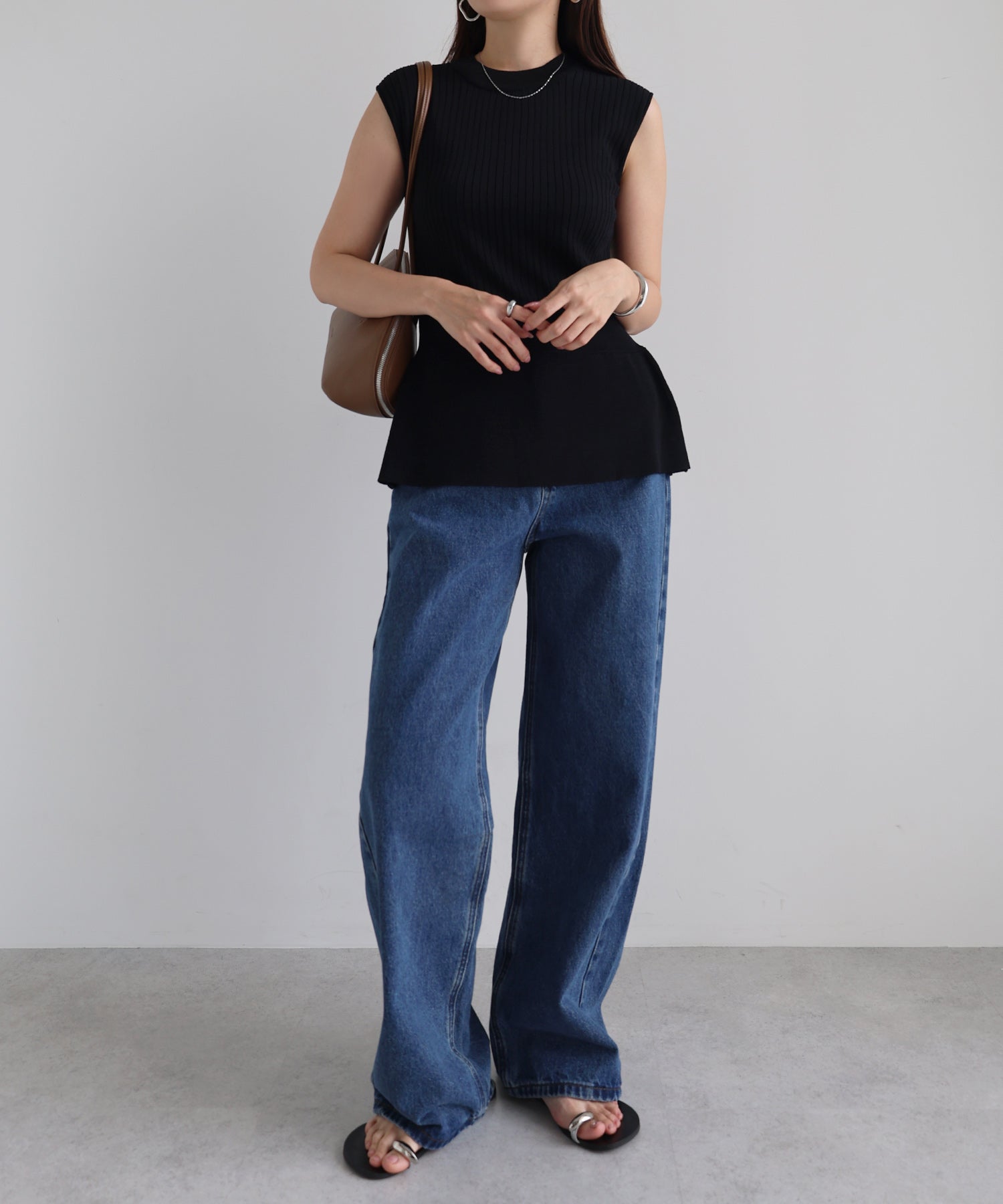 アンドミー andme リブニットノースリーブペプラムトップス (ブラック) ブラック