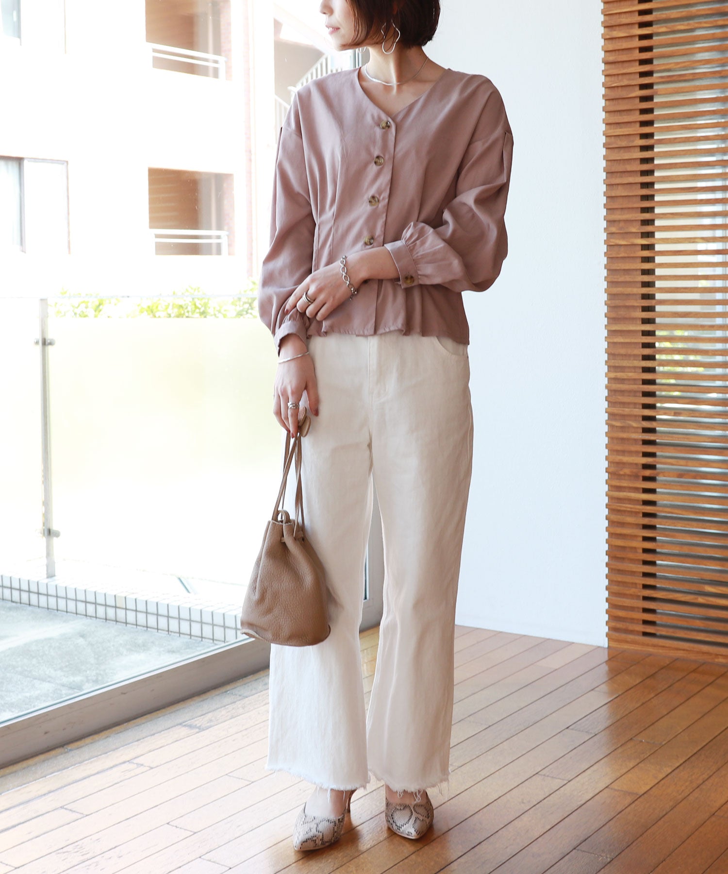 Andmy andme桃子長袖西釘脖子上衣