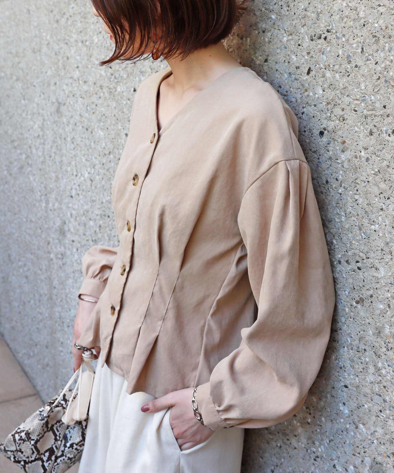 Andmy andme桃子長袖西釘脖子上衣