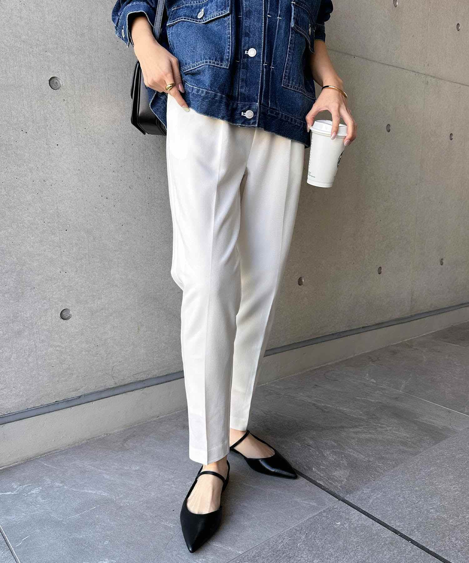 アンドミー andme きれいめツイル美脚ハイウエストセンタープレステーパードパンツ ウエストゴム,オフホワイト