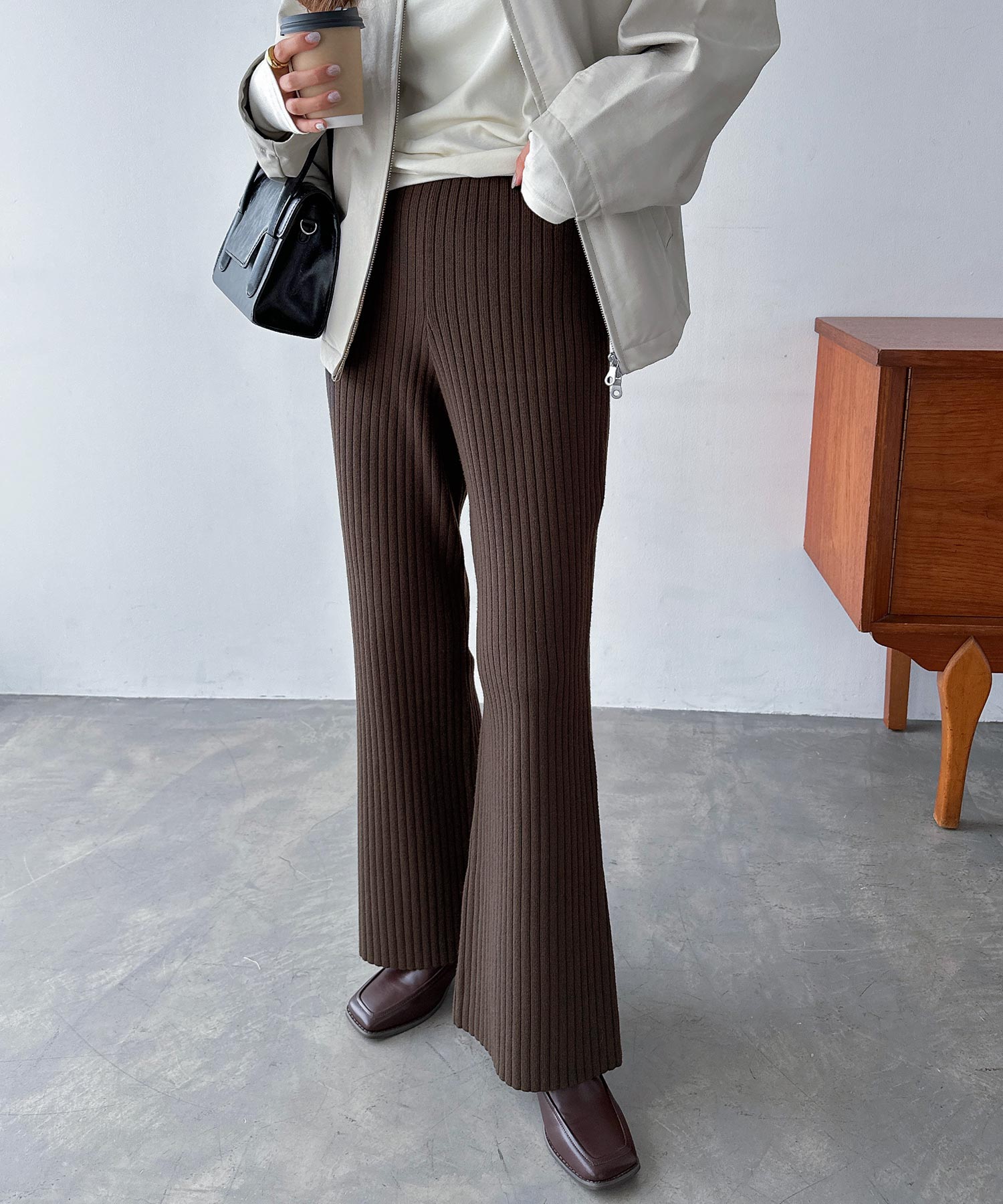 アンドミー andme ストレッチリブニットフレアパンツ ウエストゴム (ブラウン) ブラウン