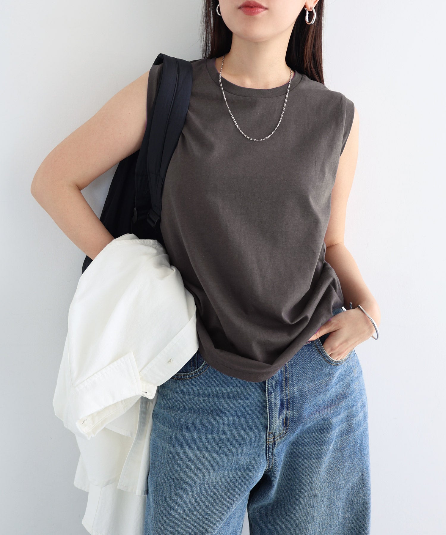 アンドミー andme コットン天竺ノースリーブトップス (チャコールグレー) チャコールグレー