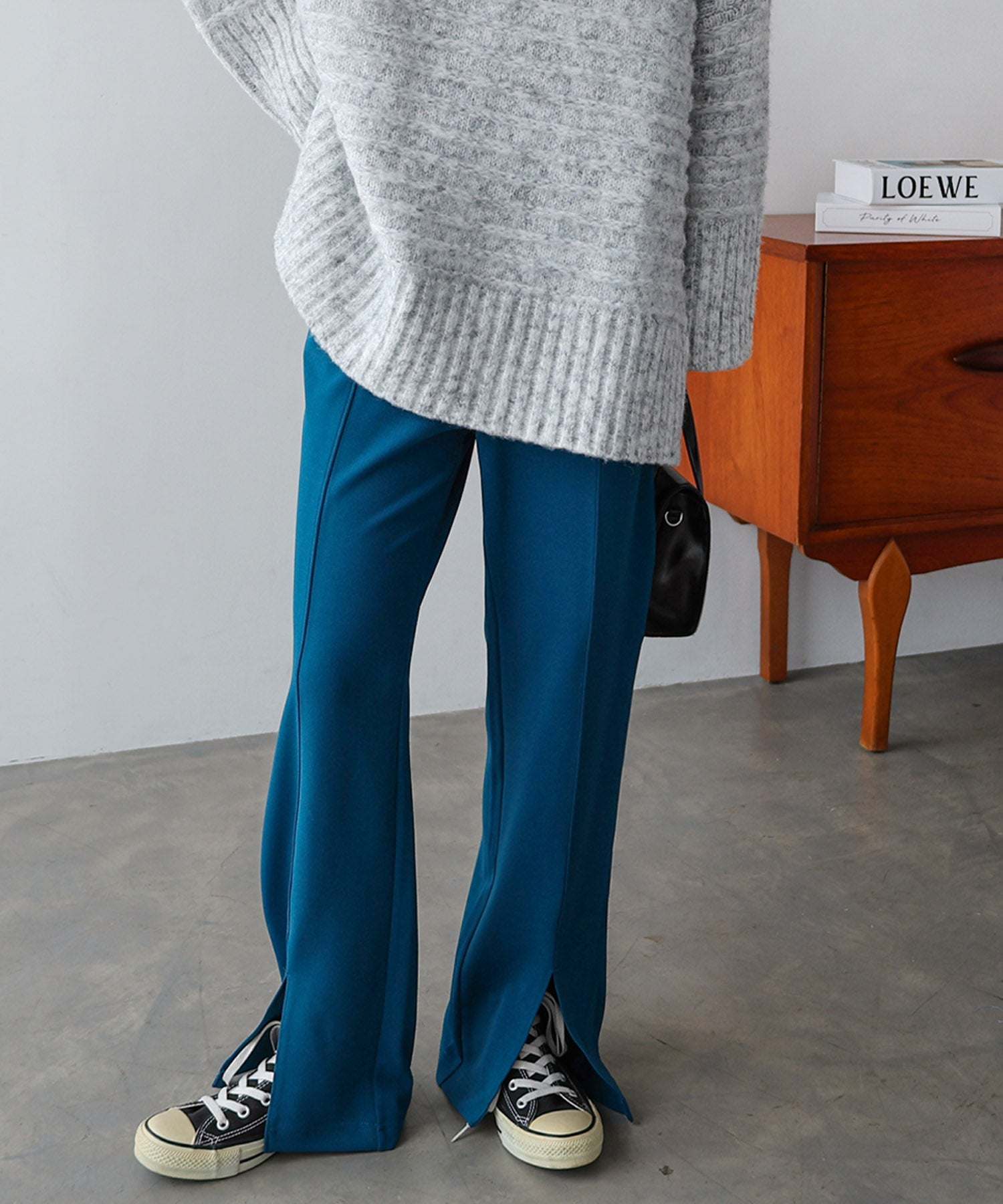 アンドミー andme 梨地ポンチセンタースリットパンツ (ブルーグリーン) ブルーグリーン