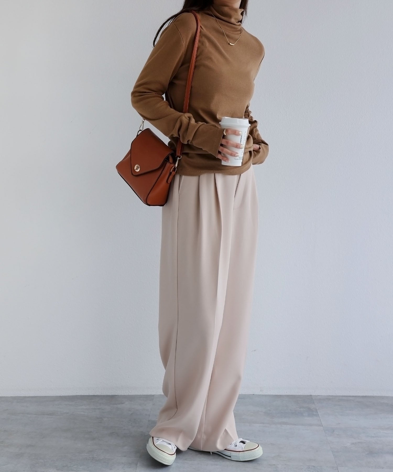 アンドミー andme タートルネック指ぬき長袖トップス