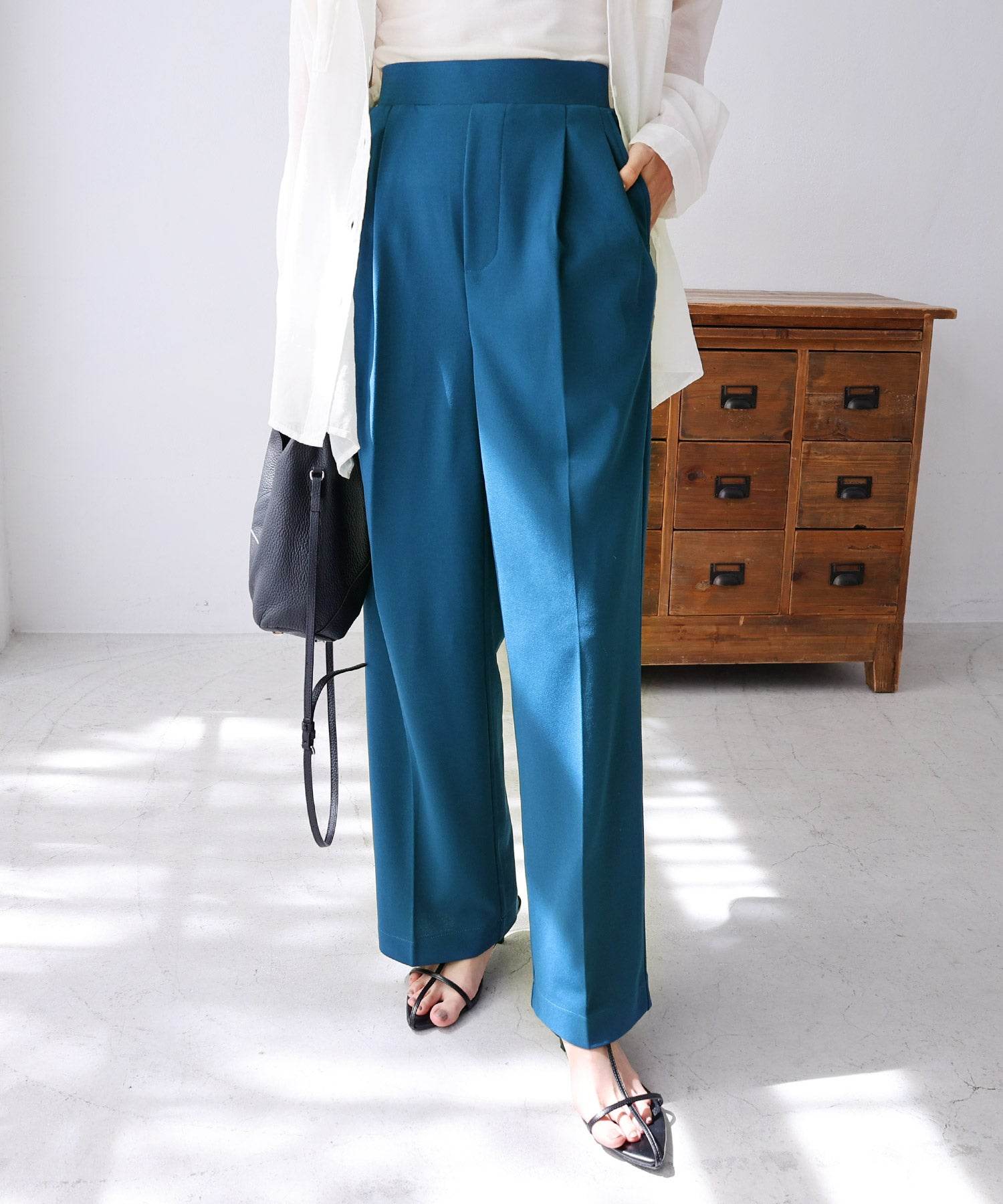 アンドミー andme 梨地 ポンチ 2タック ワイドパンツ